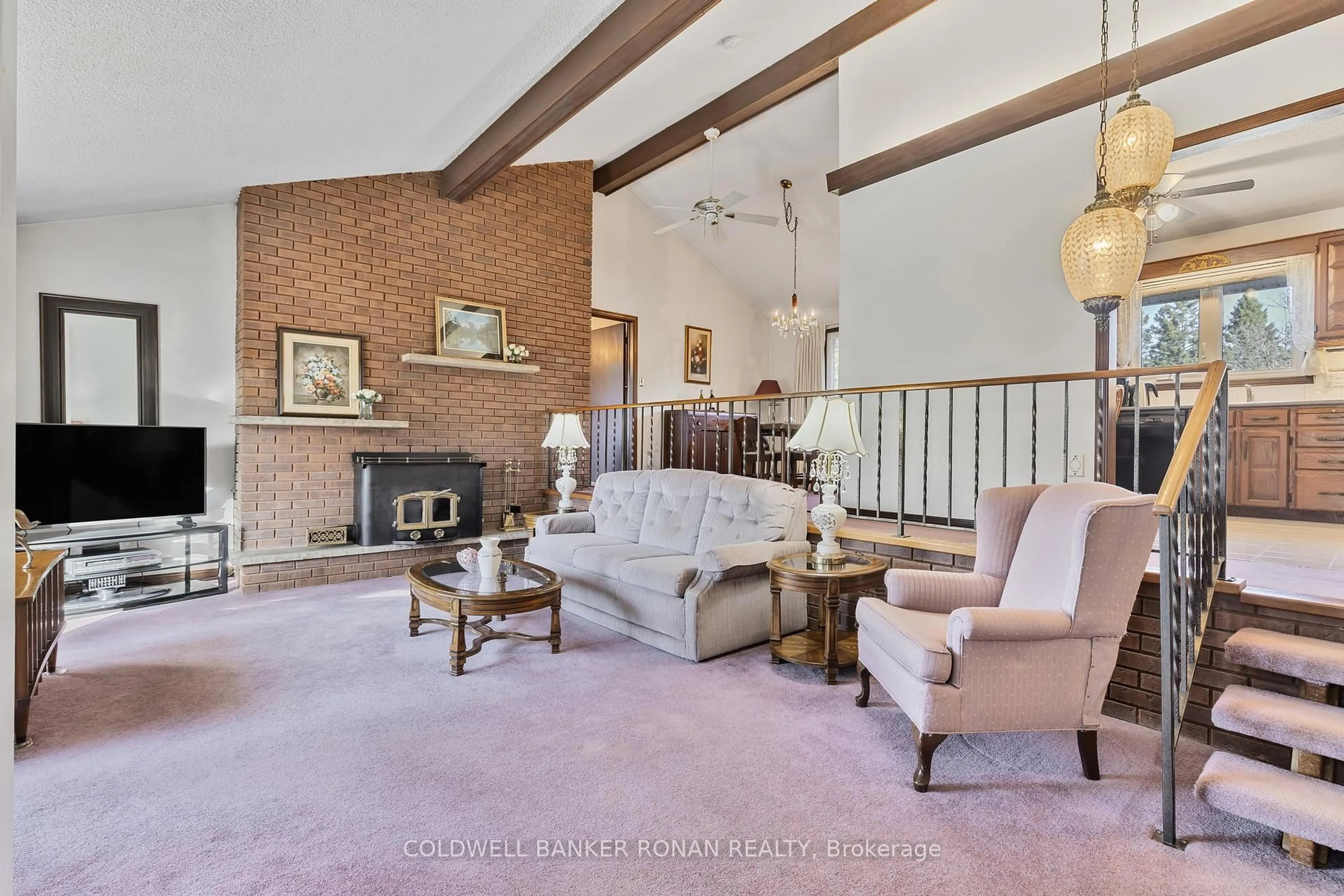 Living room with furniture, unknown for 6218 5th Line, New Tecumseth Ontario L0G 1W0