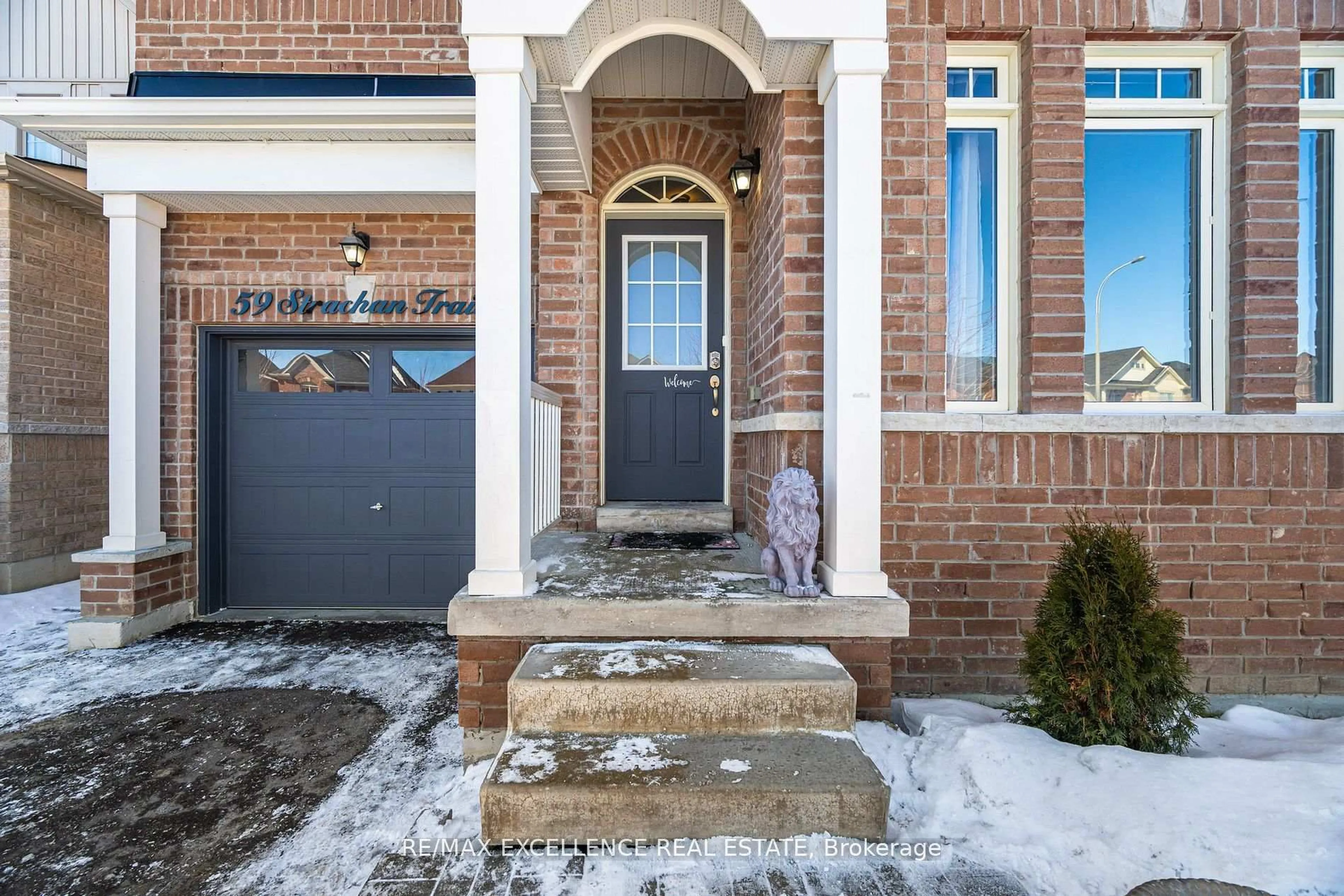 Indoor entryway for 59 Strachan Tr, New Tecumseth Ontario L0G 1A0