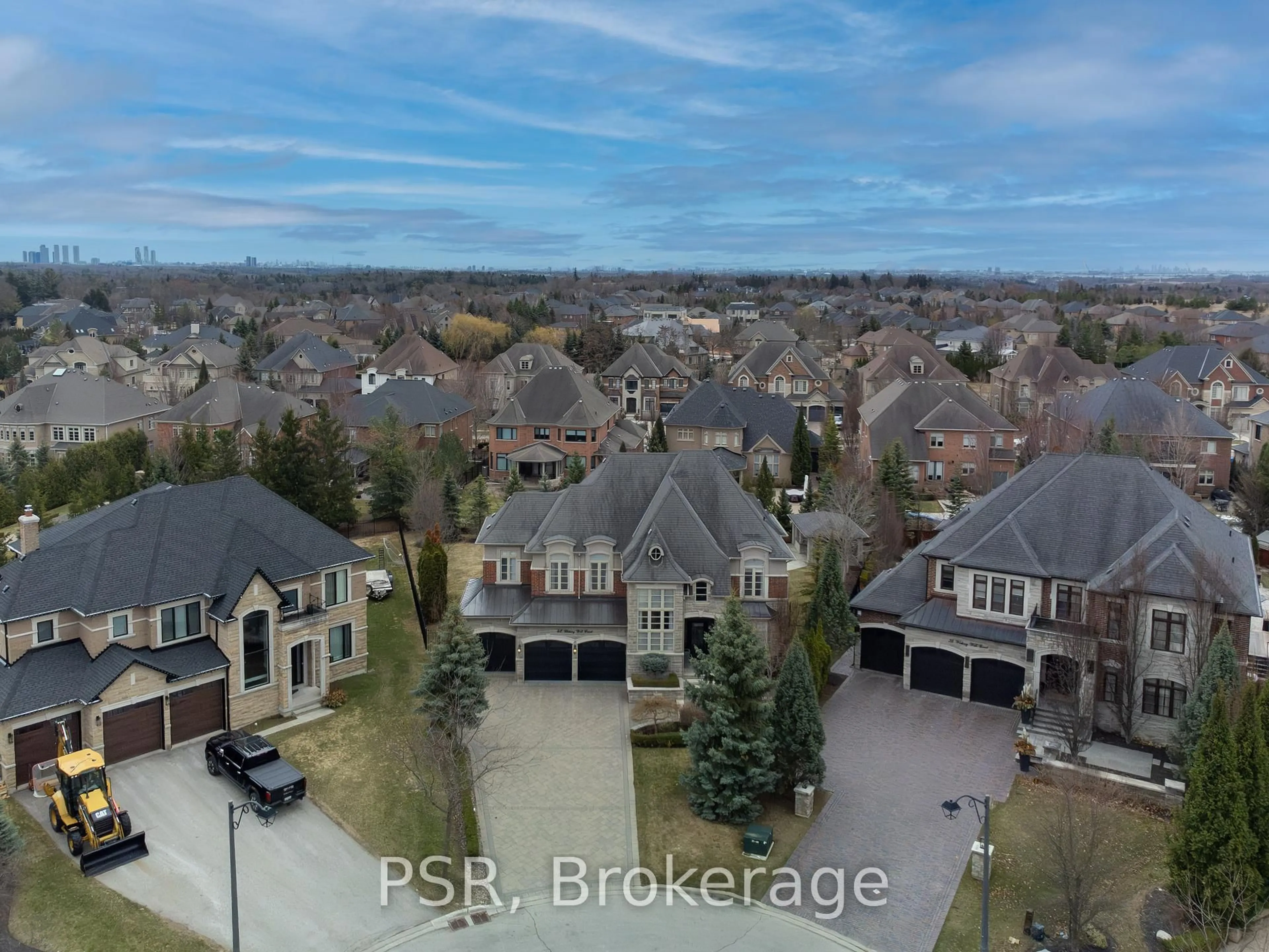 A pic from outside/outdoor area/front of a property/back of a property/a pic from drone, city buildings view from balcony for 42 Wishing Well Crt, Vaughan Ontario L0J 1C0