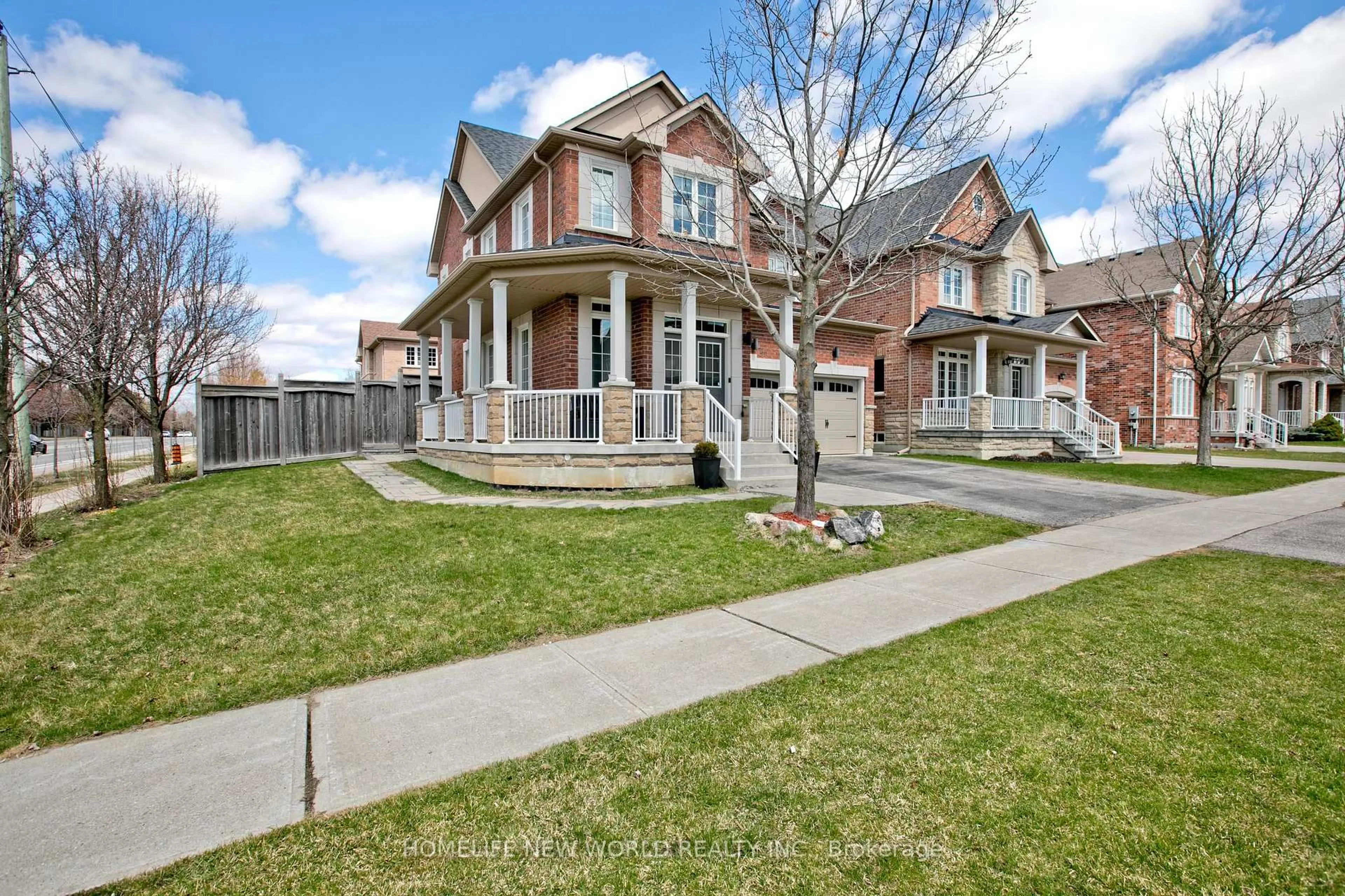 Home with brick exterior material, street for 1019 Ralston Cres, Newmarket Ontario L3X 3H8