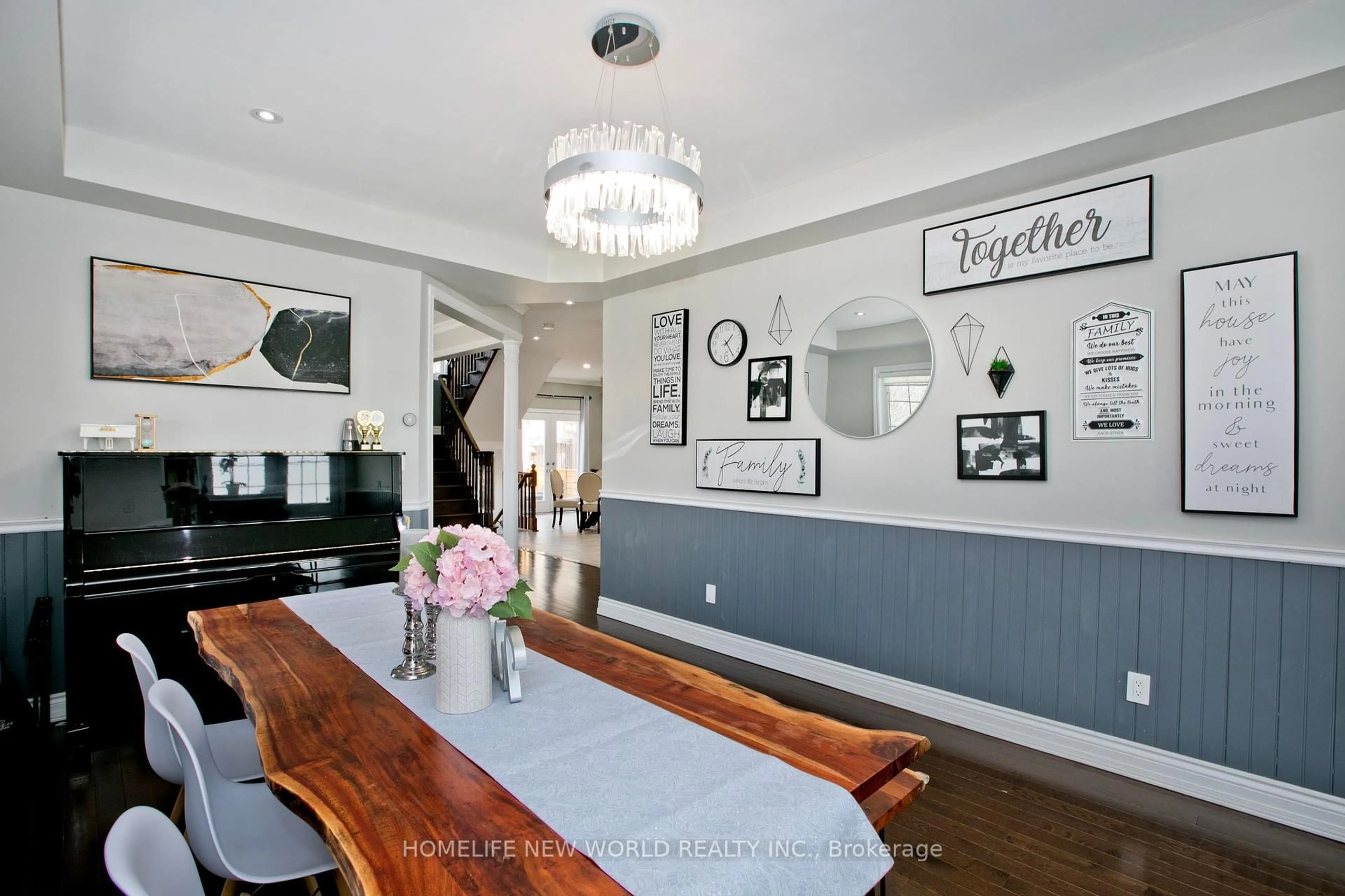 Dining room, wood/laminate floor for 1019 Ralston Cres, Newmarket Ontario L3X 3H8