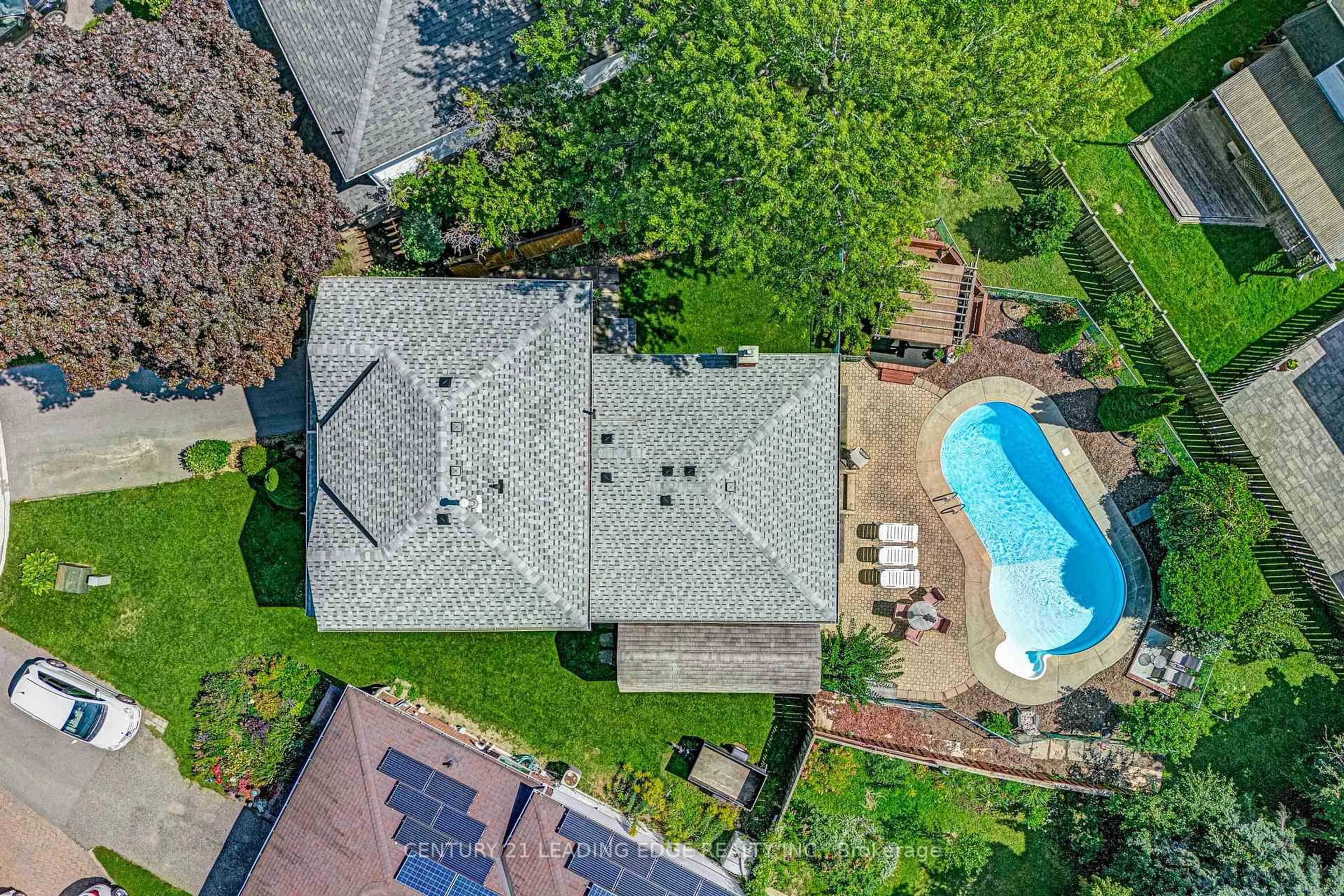 A pic from outside/outdoor area/front of a property/back of a property/a pic from drone, unknown for 114 Vanzant Crt, Whitchurch-Stouffville Ontario L4A 4Z2