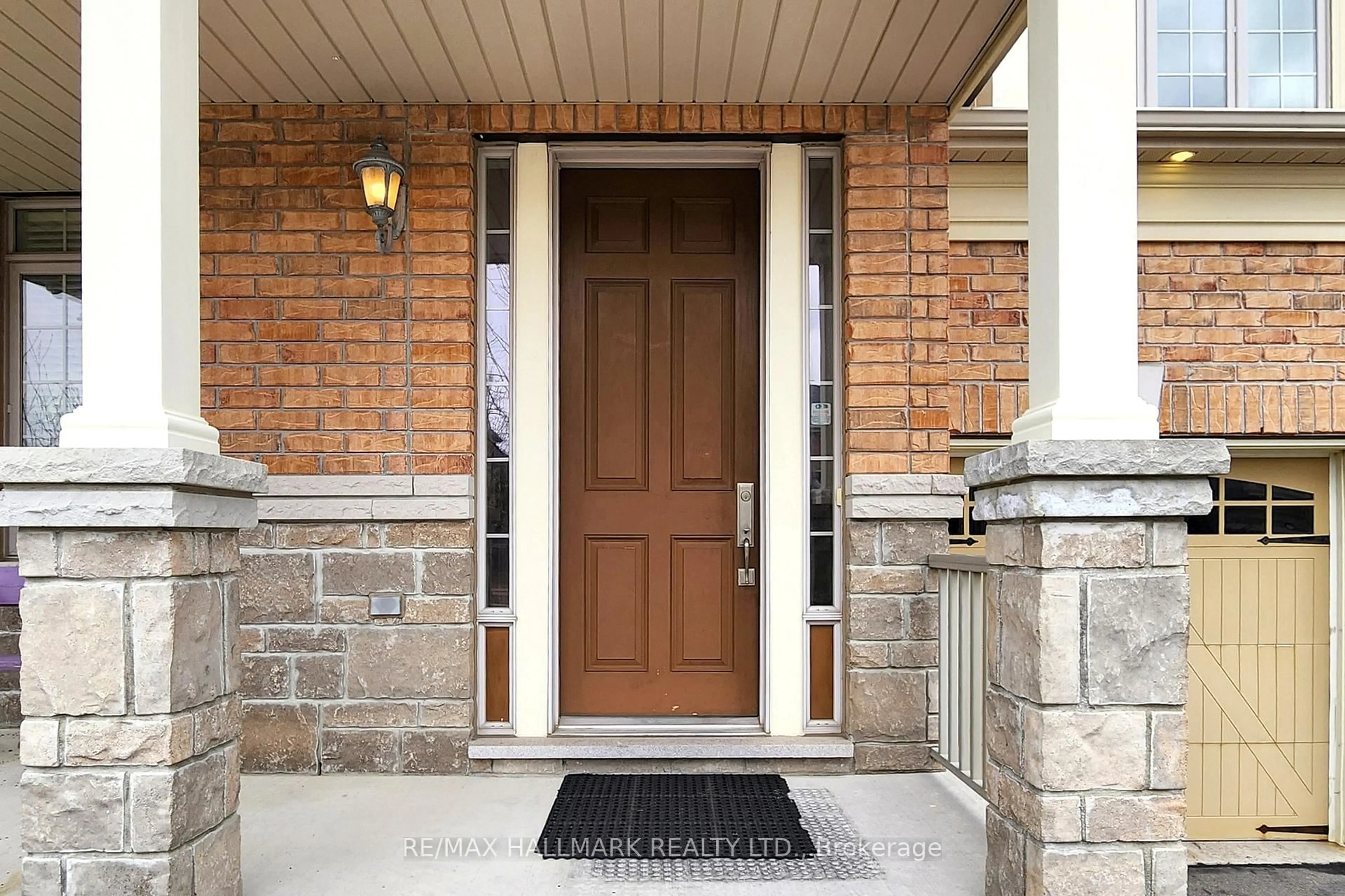 Indoor entryway for 171 Rothbury Rd, Richmond Hill Ontario L4S 0E3