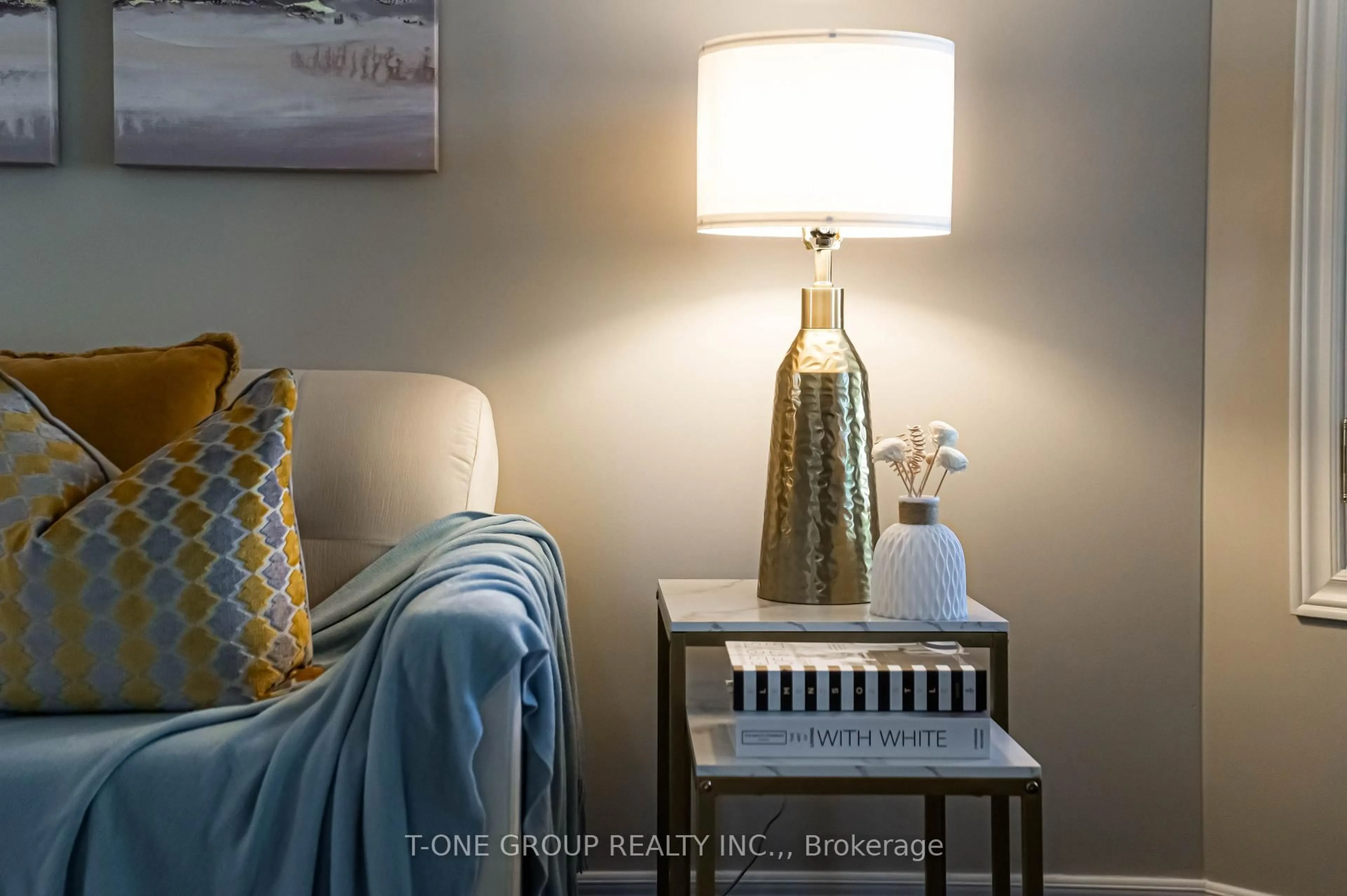 A pic of a room for 11 Saint Ave, Bradford West Gwillimbury Ontario L3Z 3E6