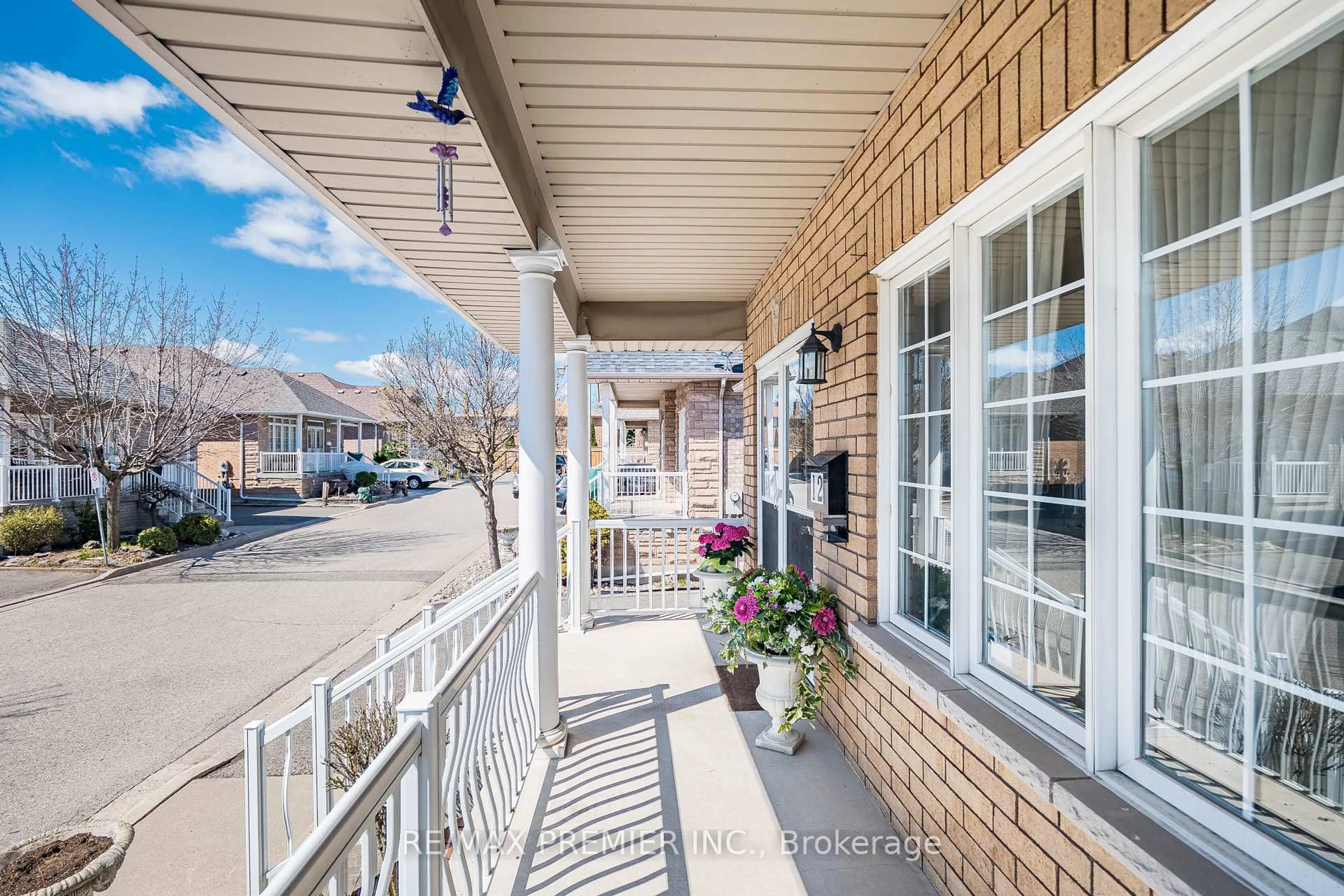 Patio, street for 12 Amalfi Crt, Vaughan Ontario L4L 9S2