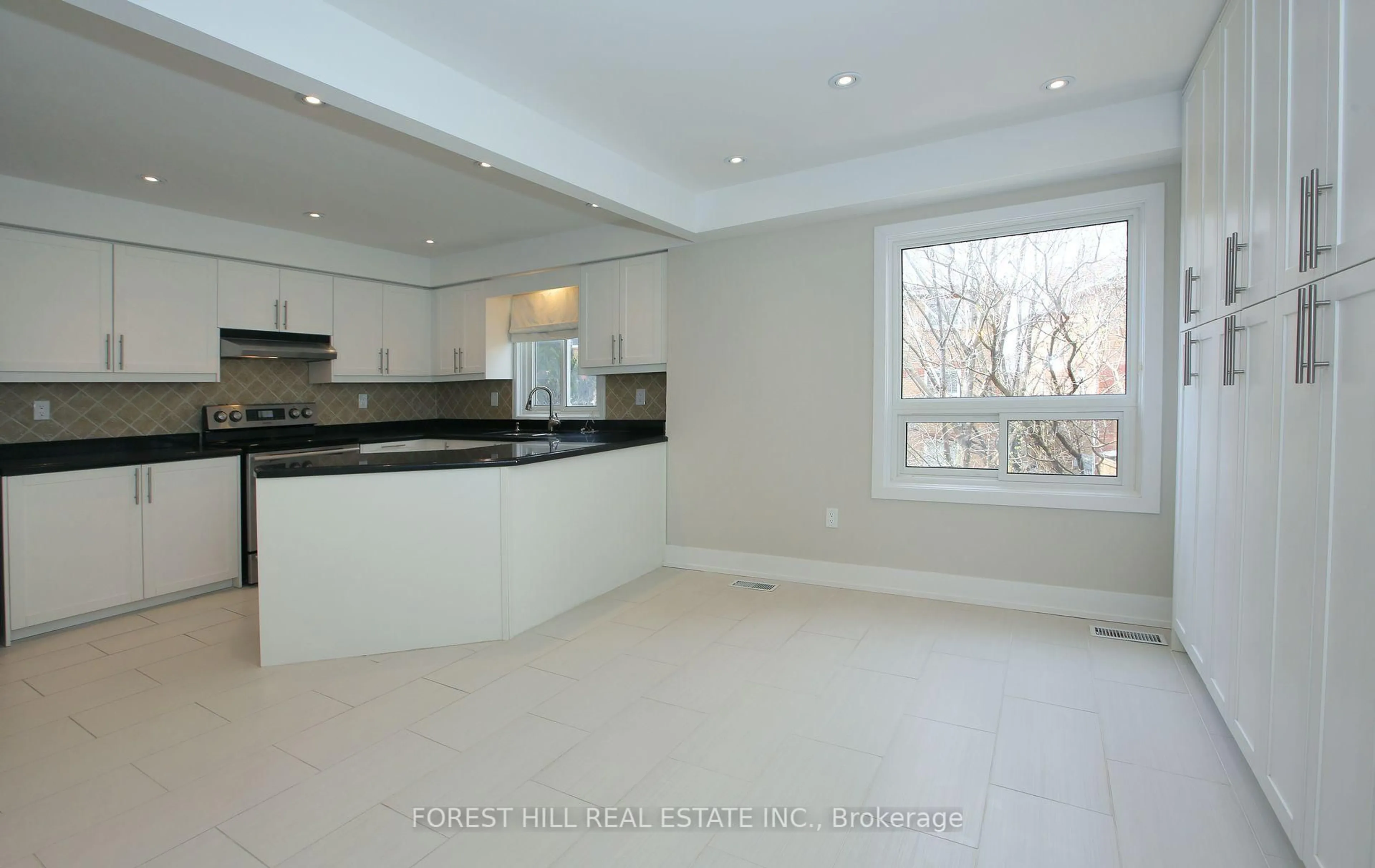 Open concept kitchen, unknown for 12 Tova Pl, Vaughan Ontario L4J 8C4