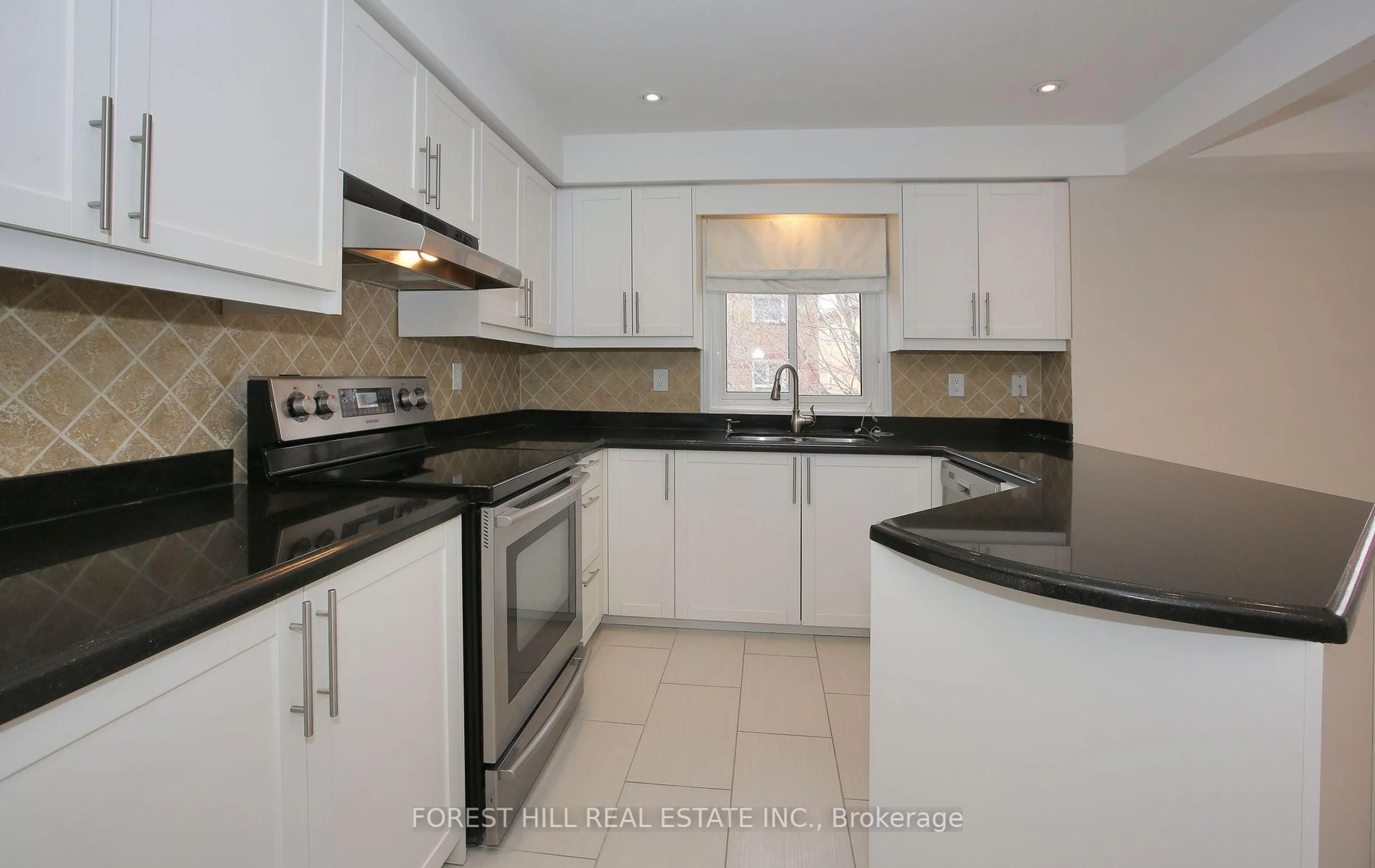Standard kitchen, unknown for 12 Tova Pl, Vaughan Ontario L4J 8C4