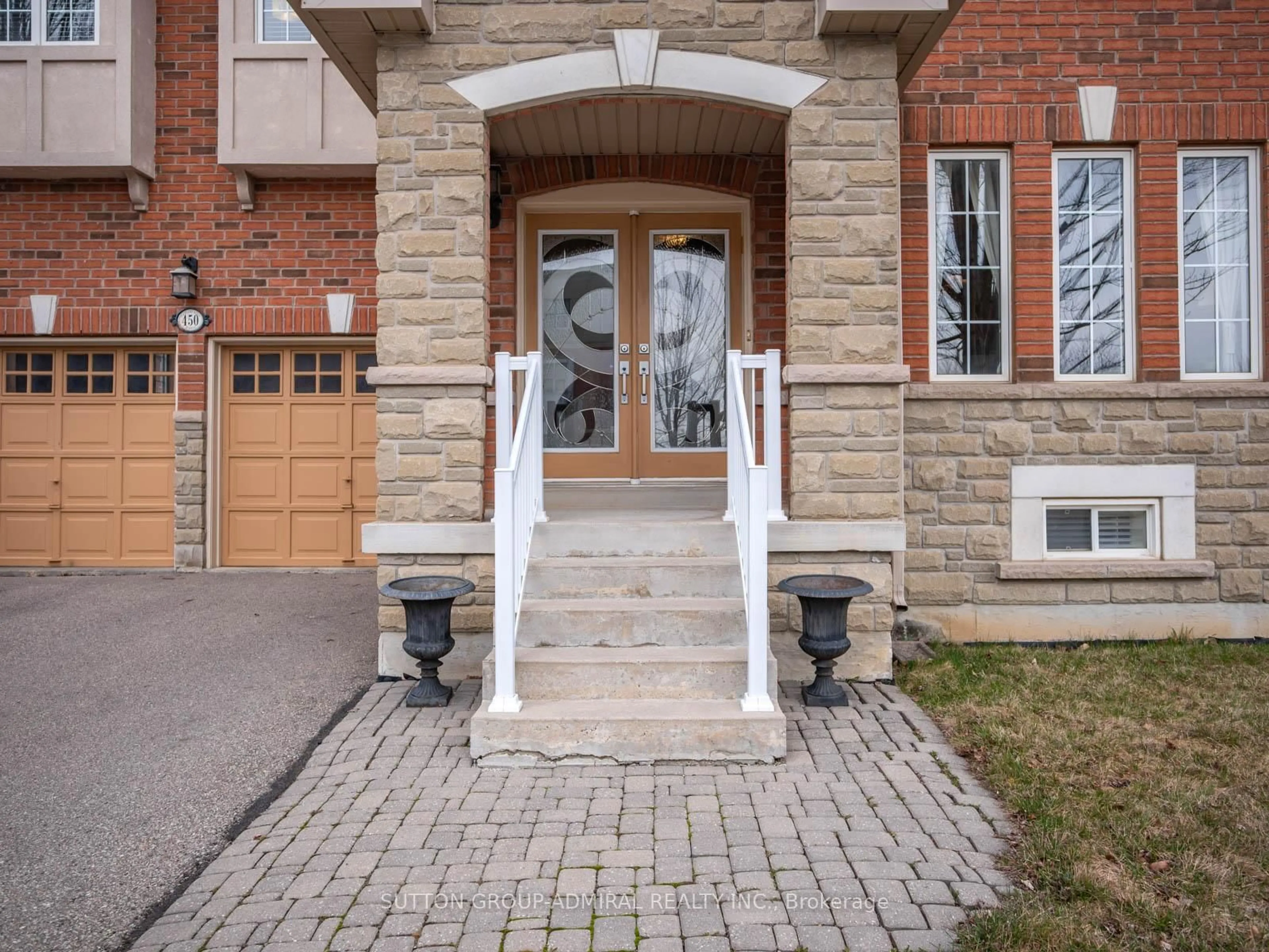 Home with brick exterior material, street for 450 Pleasant Ridge Ave, Vaughan Ontario L4J 8X2