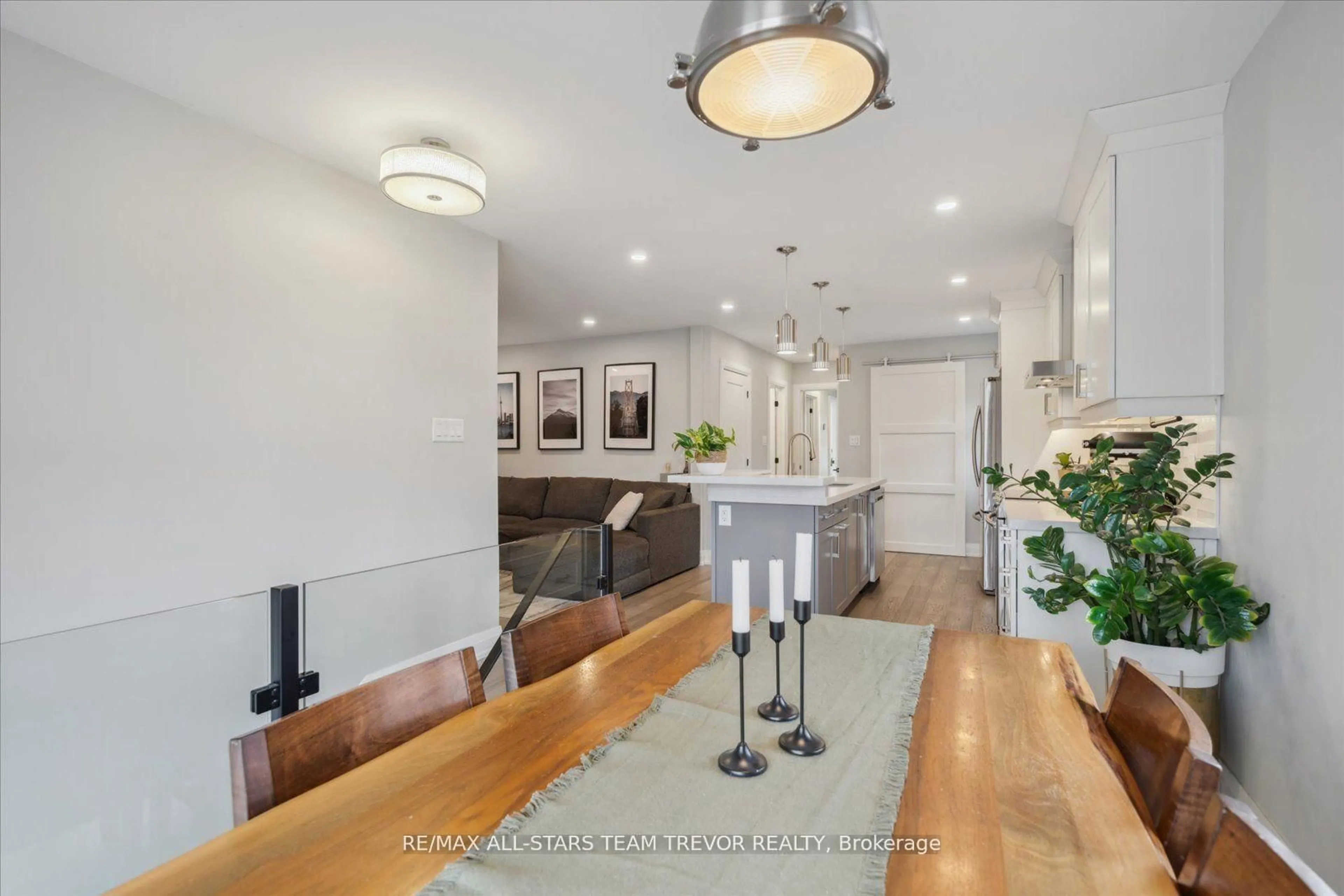 Open concept kitchen, unknown for 6 Newlands Ave, Georgina Ontario L4P 3T3
