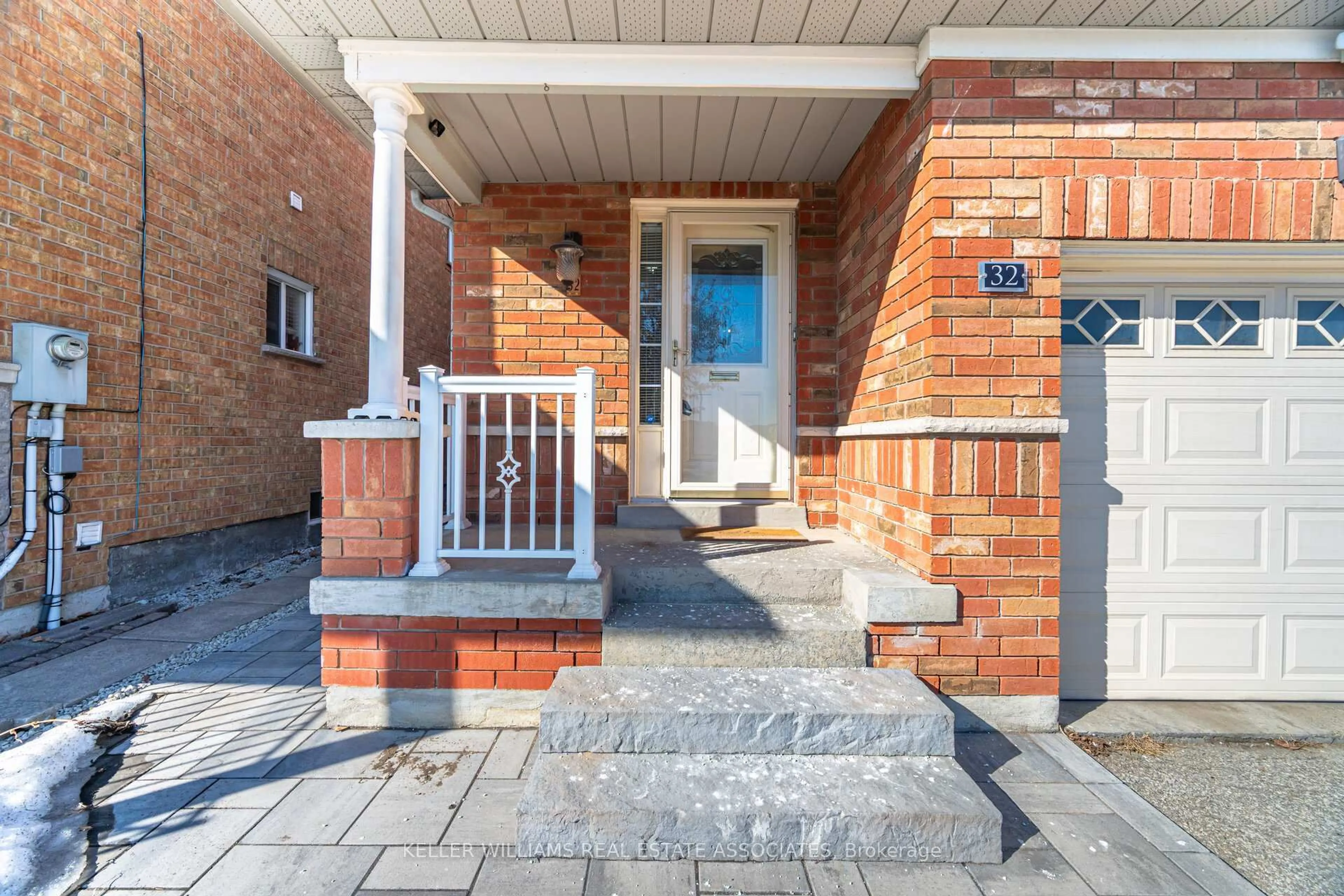 Home with brick exterior material, street for 32 Blue Willow Dr, Vaughan Ontario L4L 9H1
