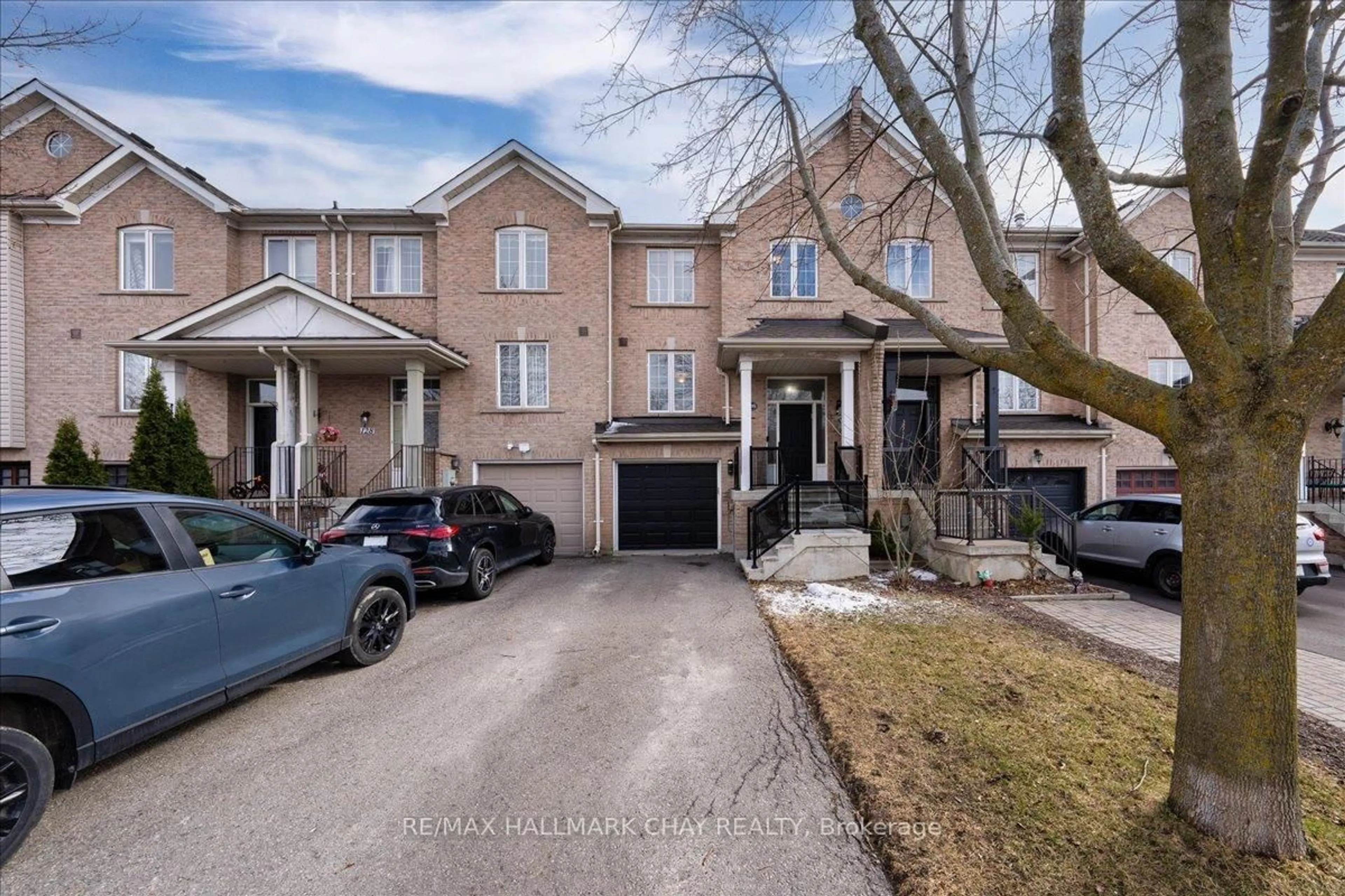 Unknown for 126 Banbrooke Cres, Newmarket Ontario L3X 2W7