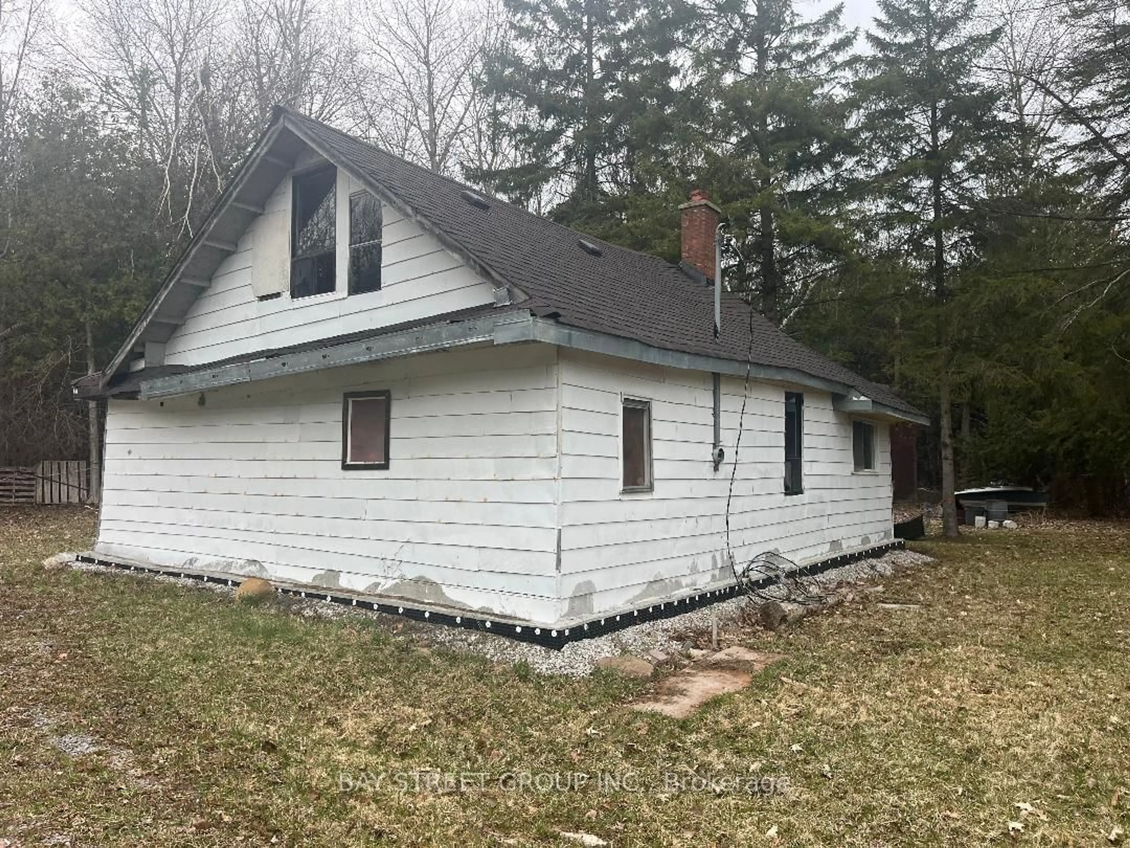 Unknown for 8 Christidis Dr, Georgina Ontario L0E 1L0