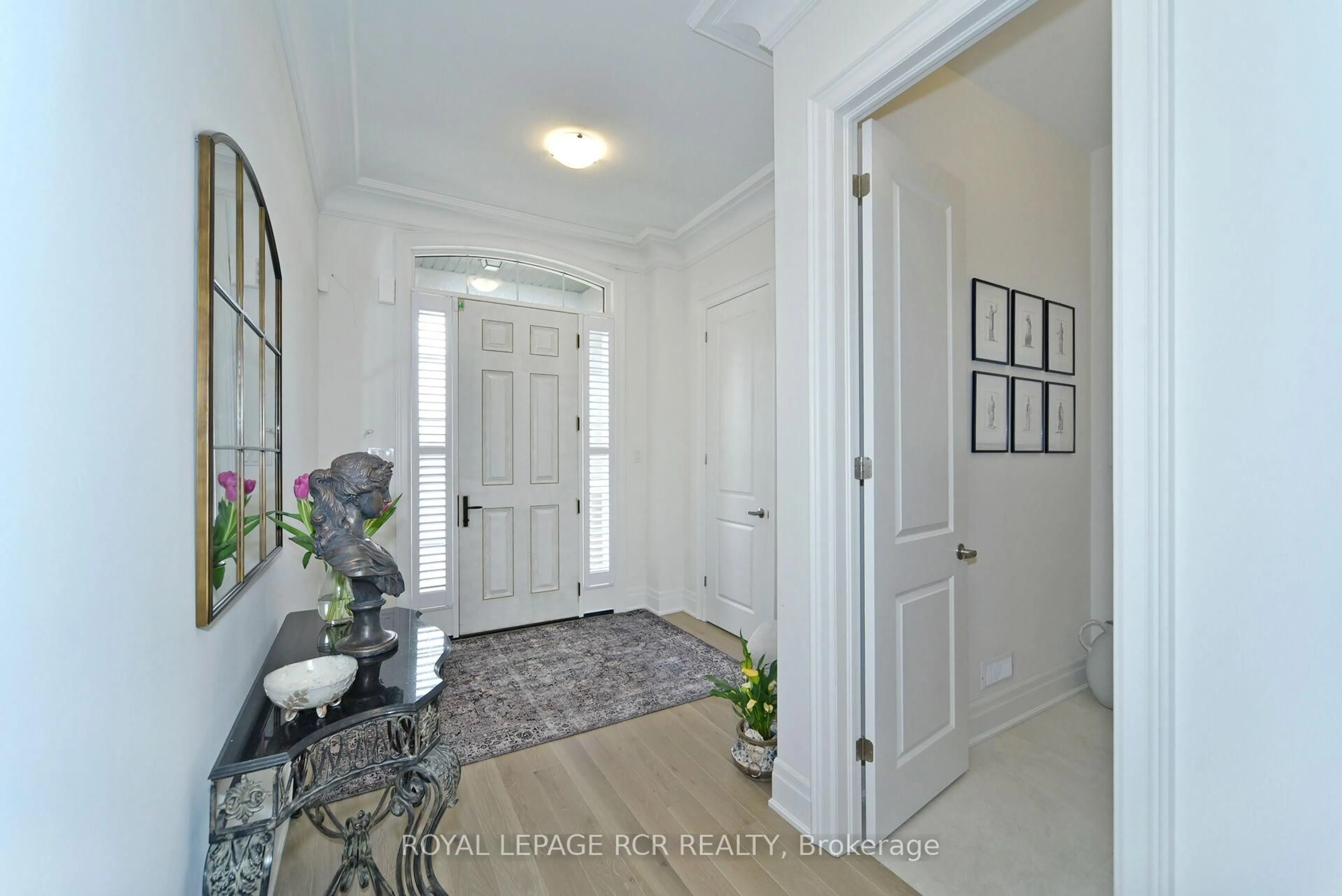 Indoor entryway for 200 Silver Creek Dr, Vaughan Ontario L3L 0B5