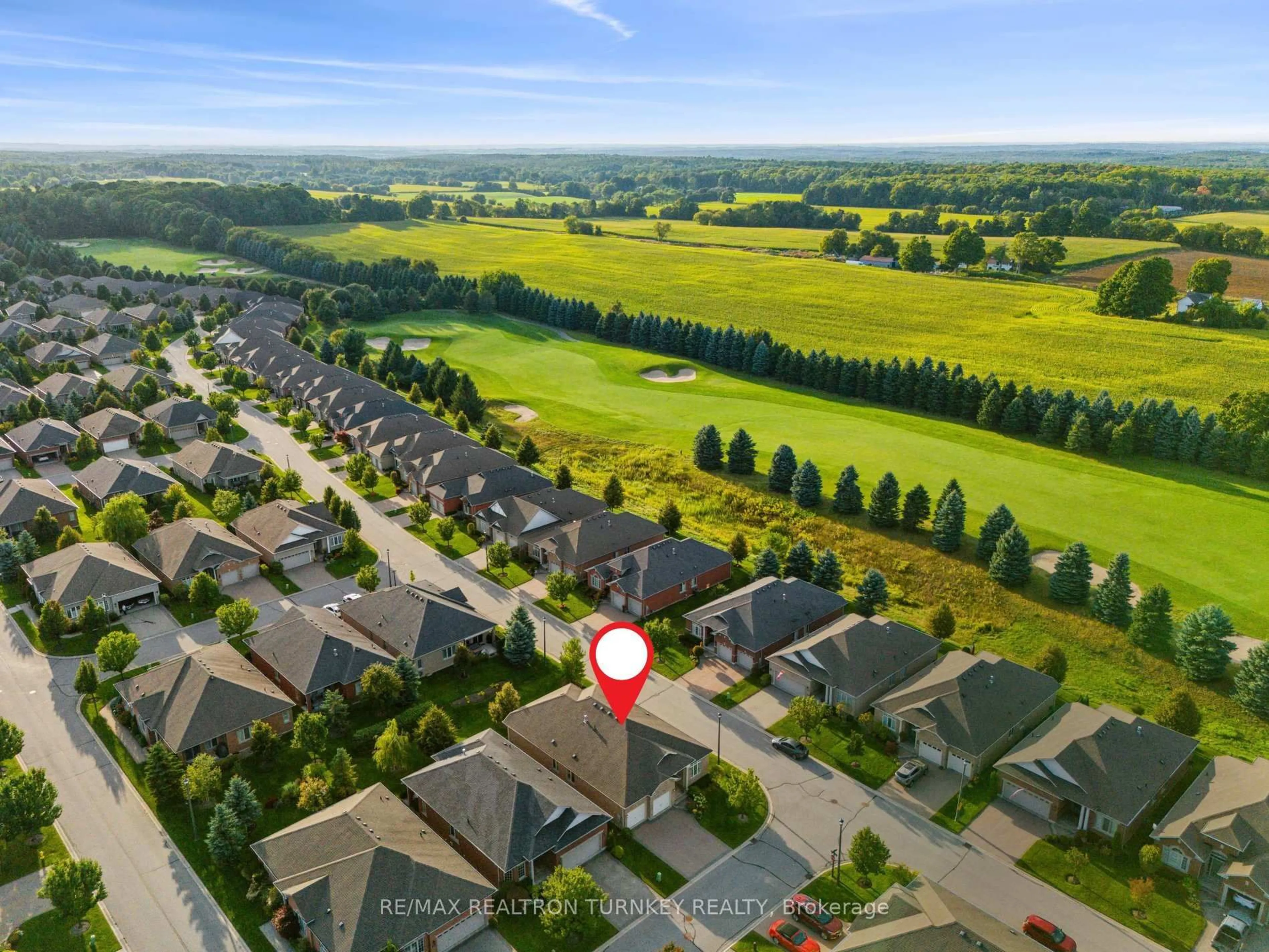 A pic from outside/outdoor area/front of a property/back of a property/a pic from drone, street for 2 Suggs Lane, Whitchurch-Stouffville Ontario L4A 0K6