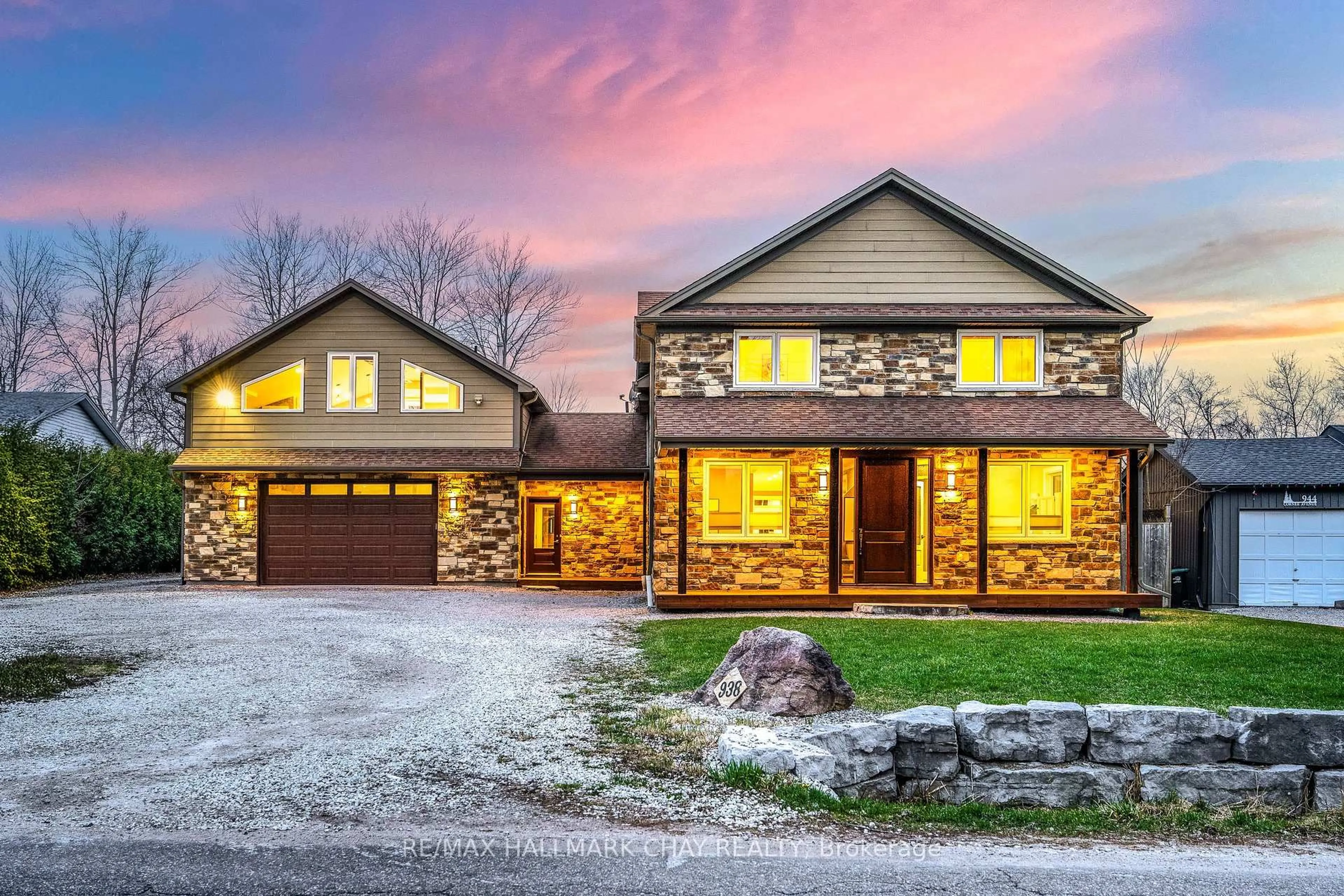 Home with brick exterior material, street for 938 Corner Ave, Innisfil Ontario L0L 1W0