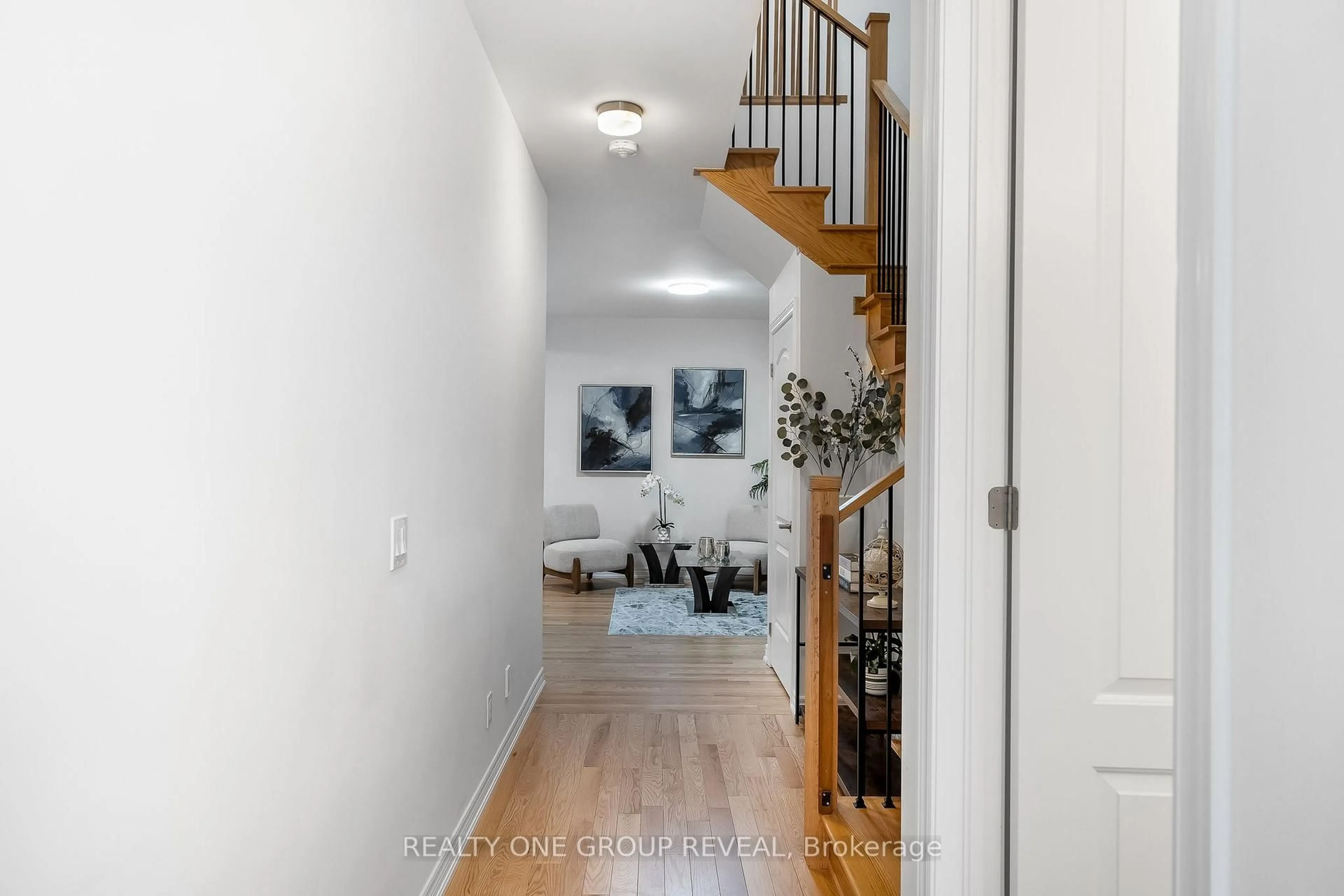 Indoor entryway for 46 Busato Dr, Whitchurch-Stouffville Ontario L4A 4V4