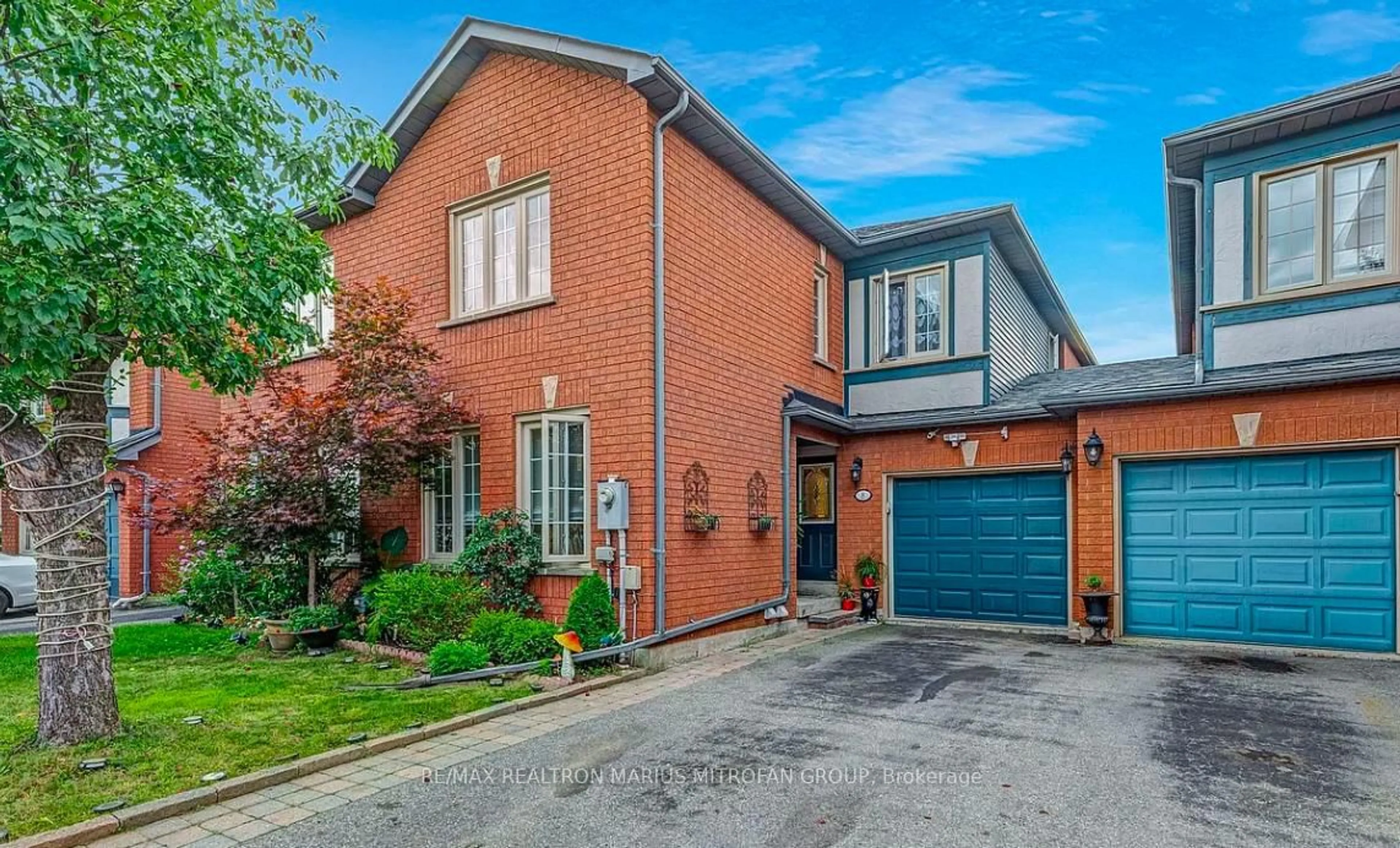 Home with brick exterior material, street for 8 Louana Cres, Vaughan Ontario L4L 8X1