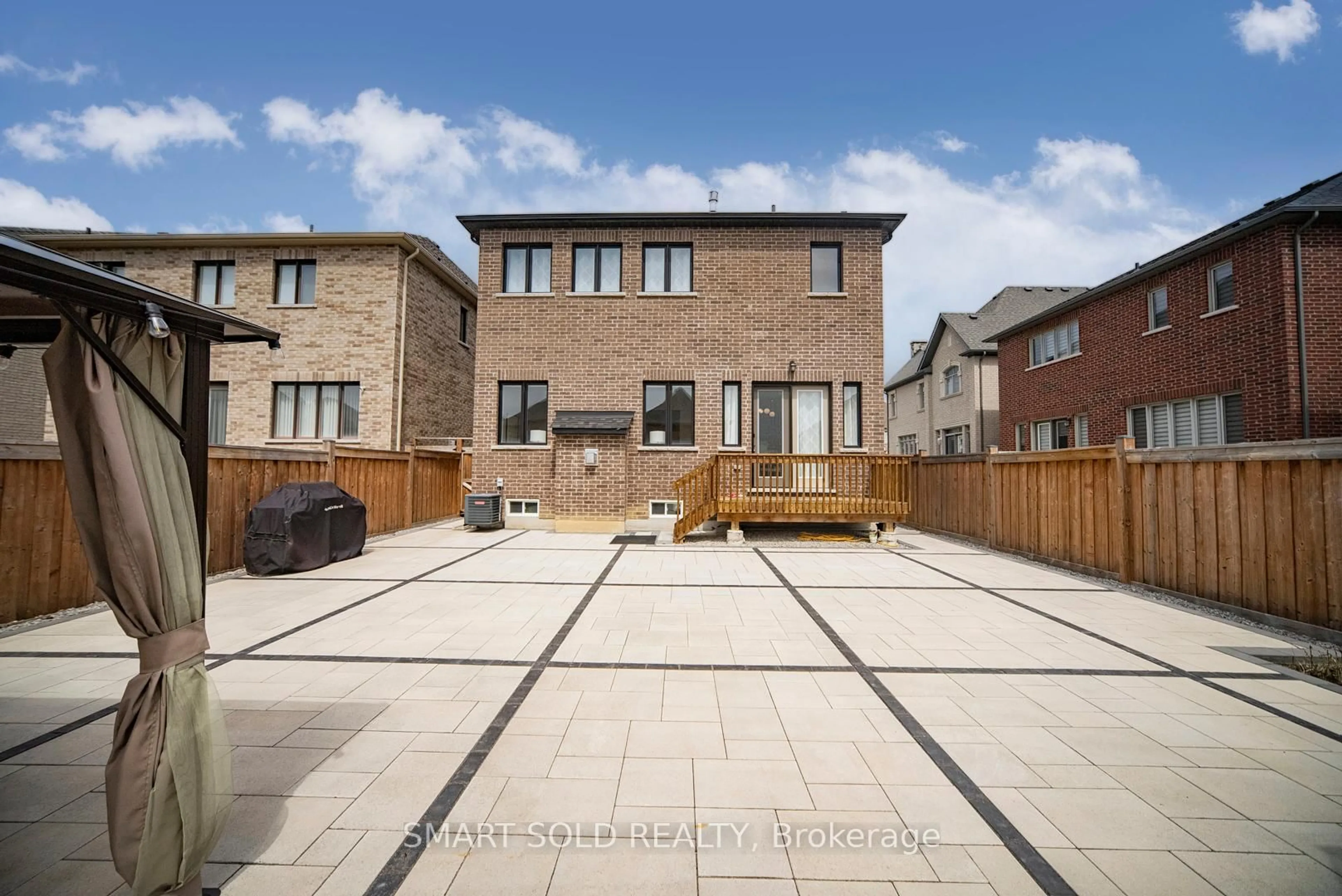 A pic from outside/outdoor area/front of a property/back of a property/a pic from drone, street for 57 Kentbridge Way, Vaughan Ontario L6A 5A2