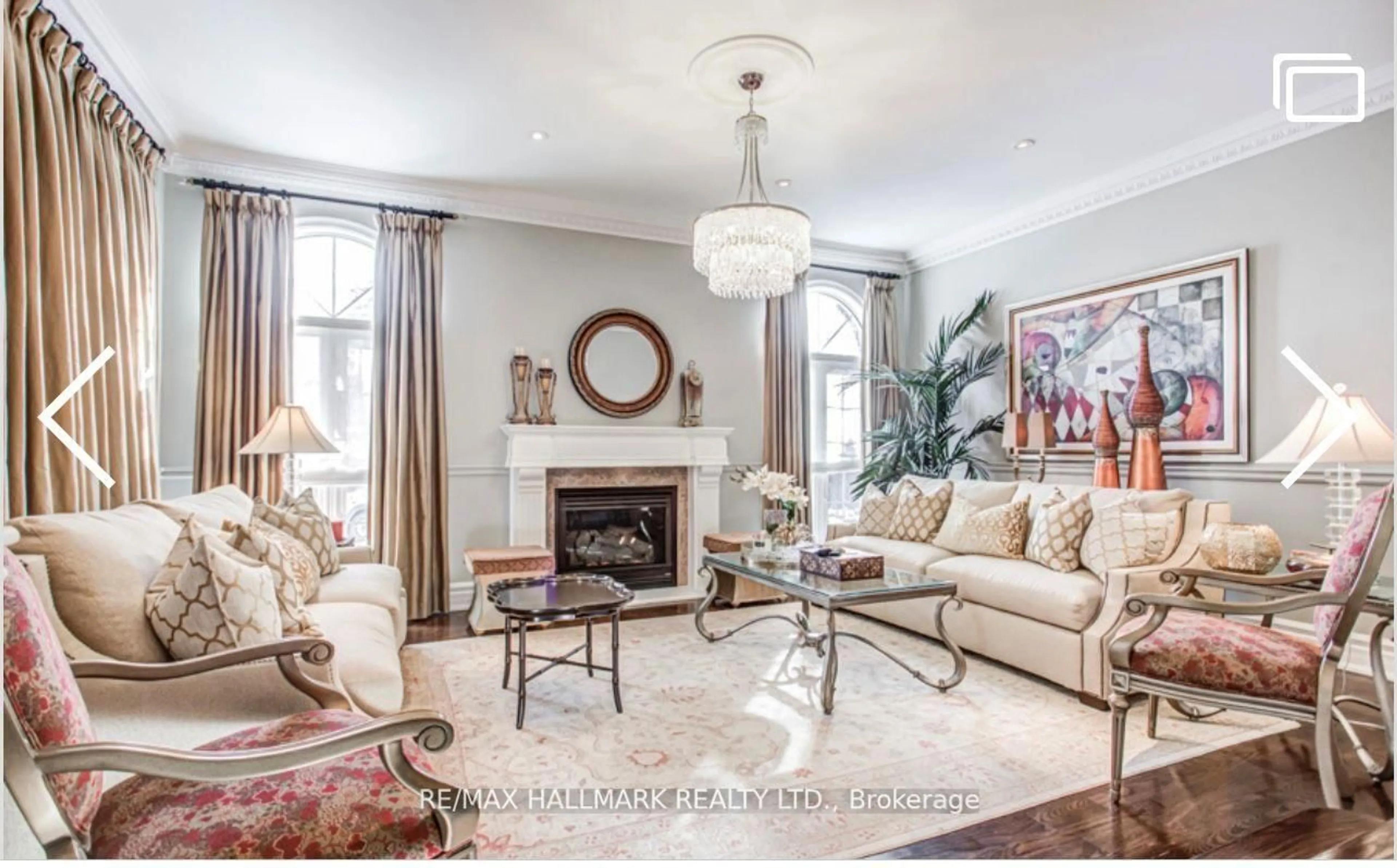 Living room with furniture, unknown for 384 Kennedy St, Aurora Ontario L4G 5M6