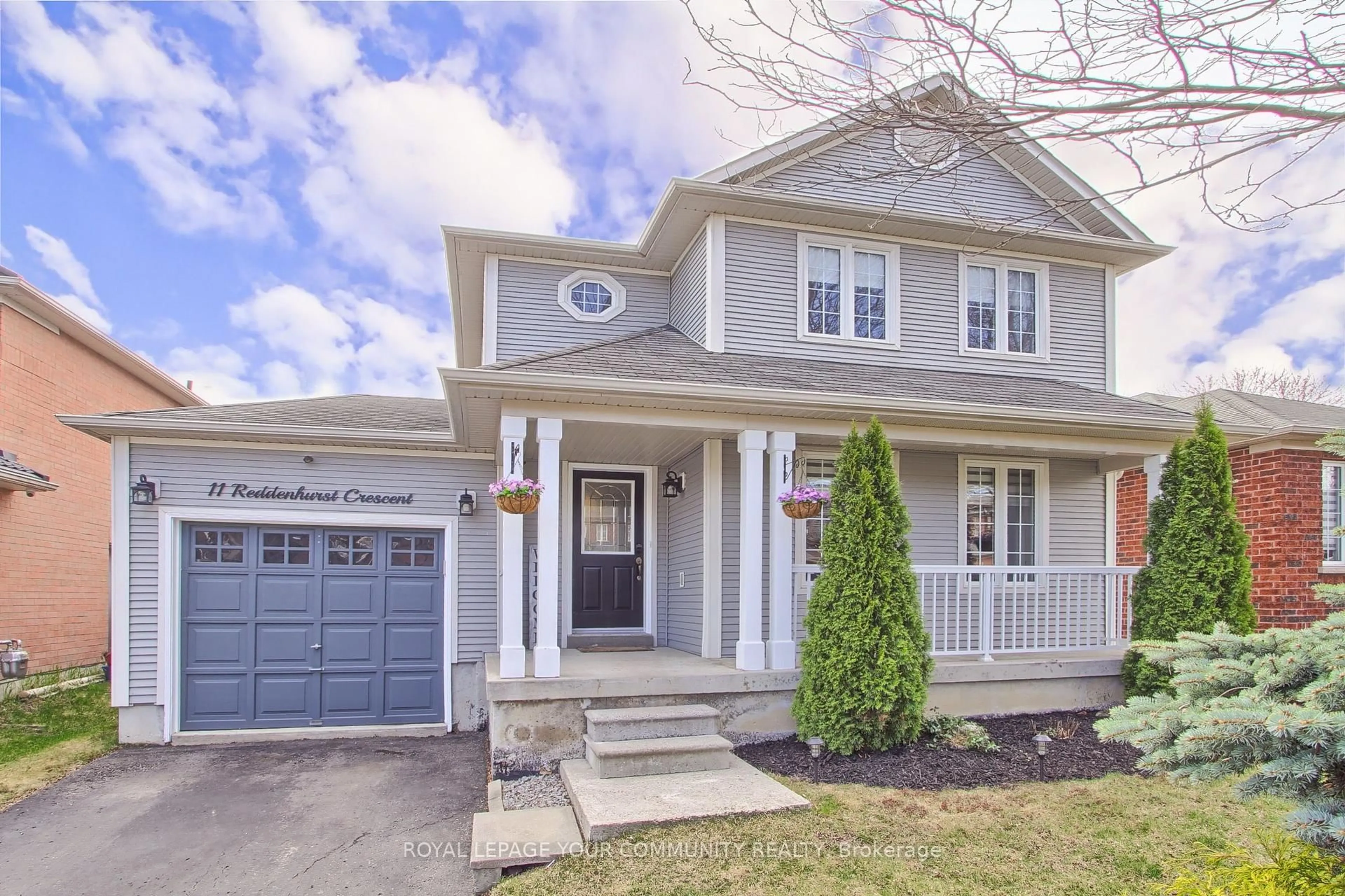 Home with vinyl exterior material, street for 11 Reddenhurst Cres, Georgina Ontario L4P 4G1