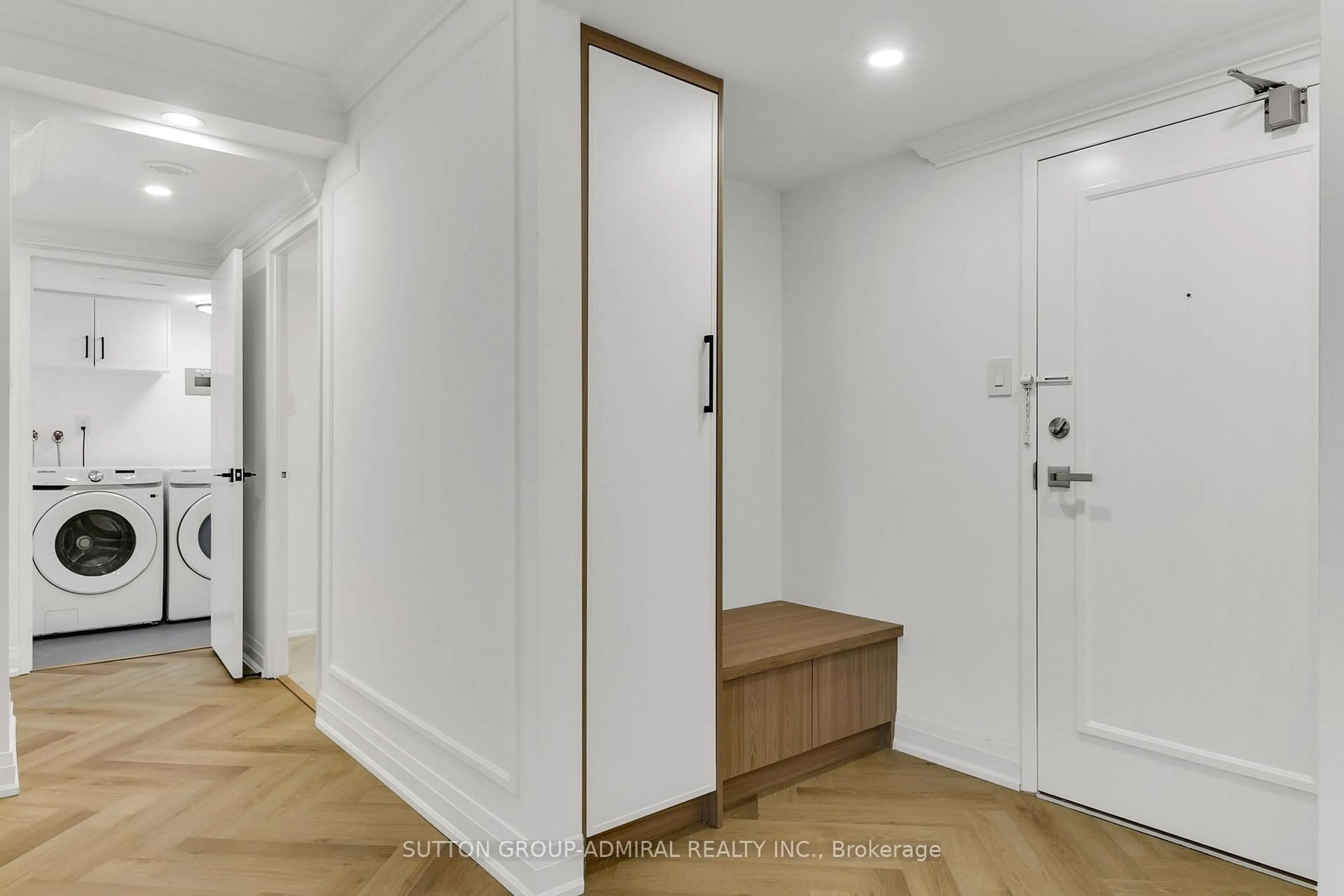 Indoor entryway for 7601 Bathurst St #908, Vaughan Ontario L4J 4H5