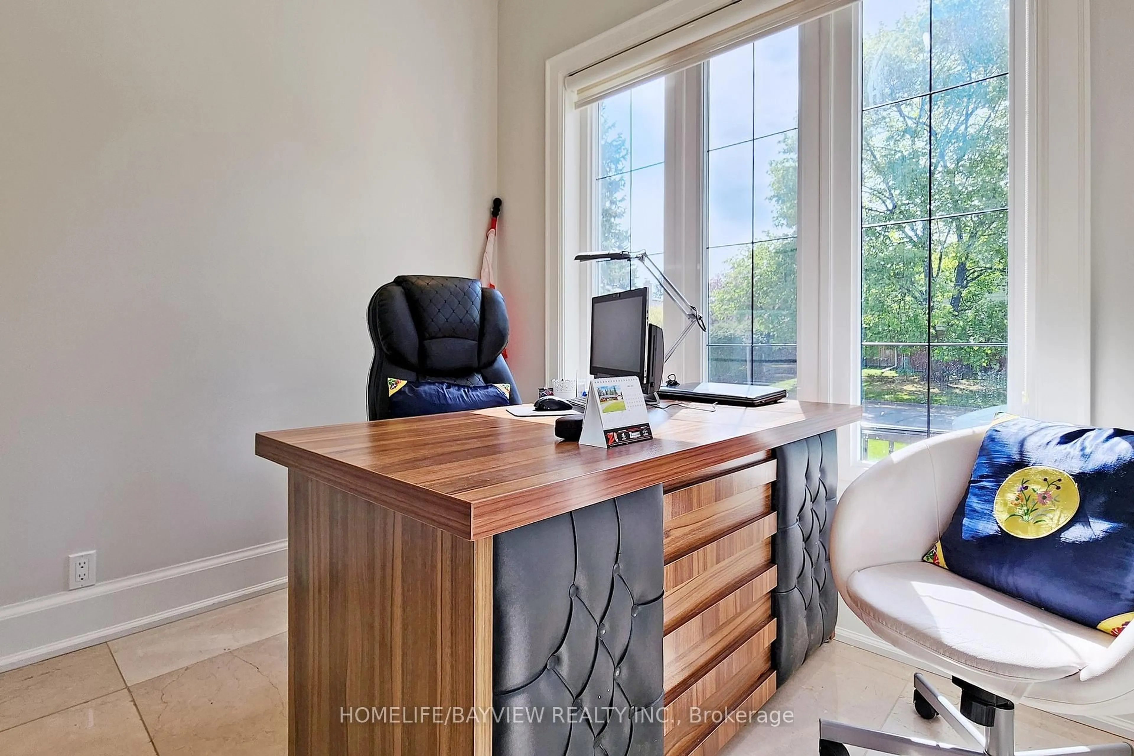 A pic of a room for 133 Bay Thorn Dr, Markham Ontario L3T 3V1
