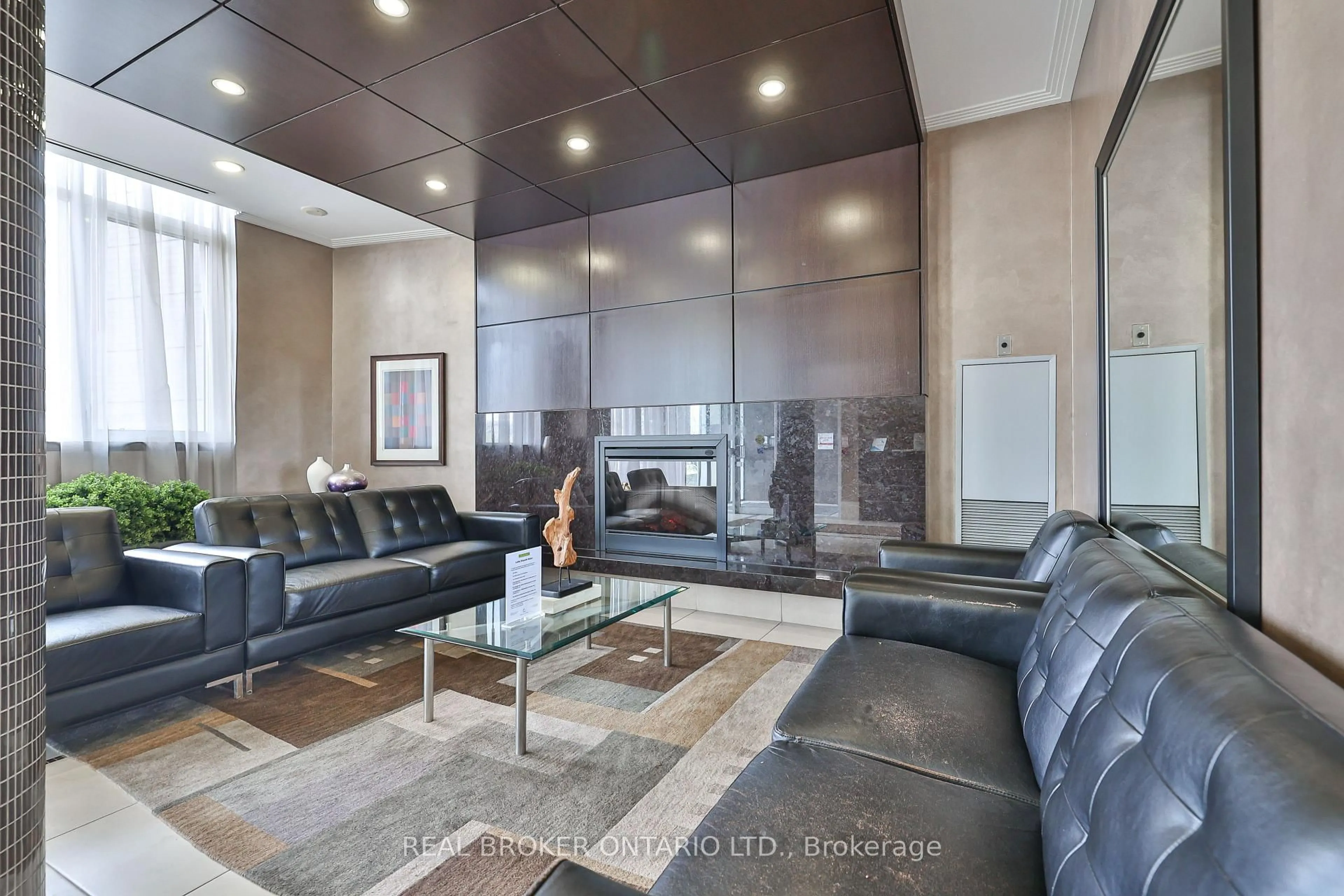 Unknown for 111 Upper Duke Cres #301, Markham Ontario L6G 0C8