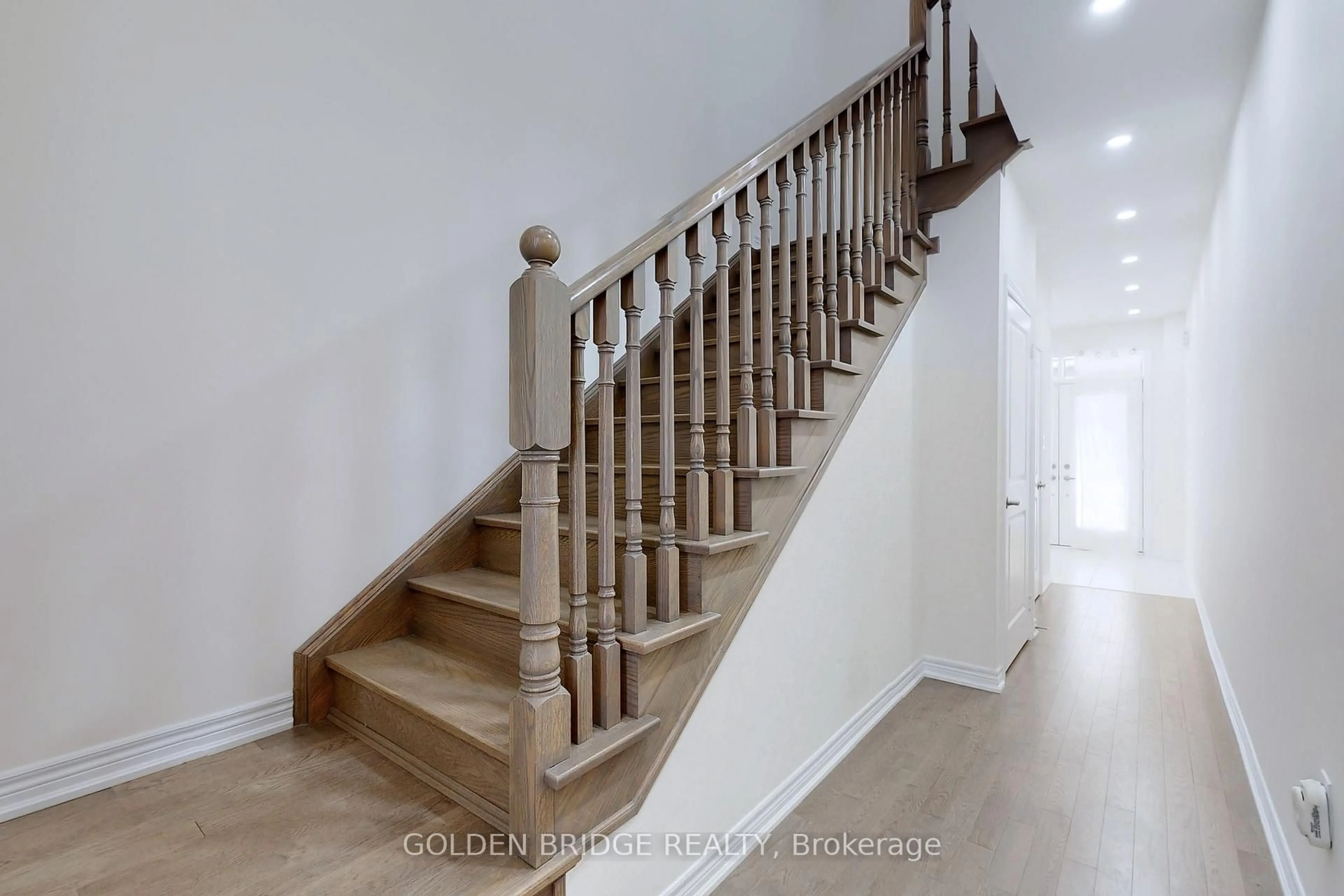 Stairs for 11 Boiton St, Richmond Hill Ontario L4S 0J2