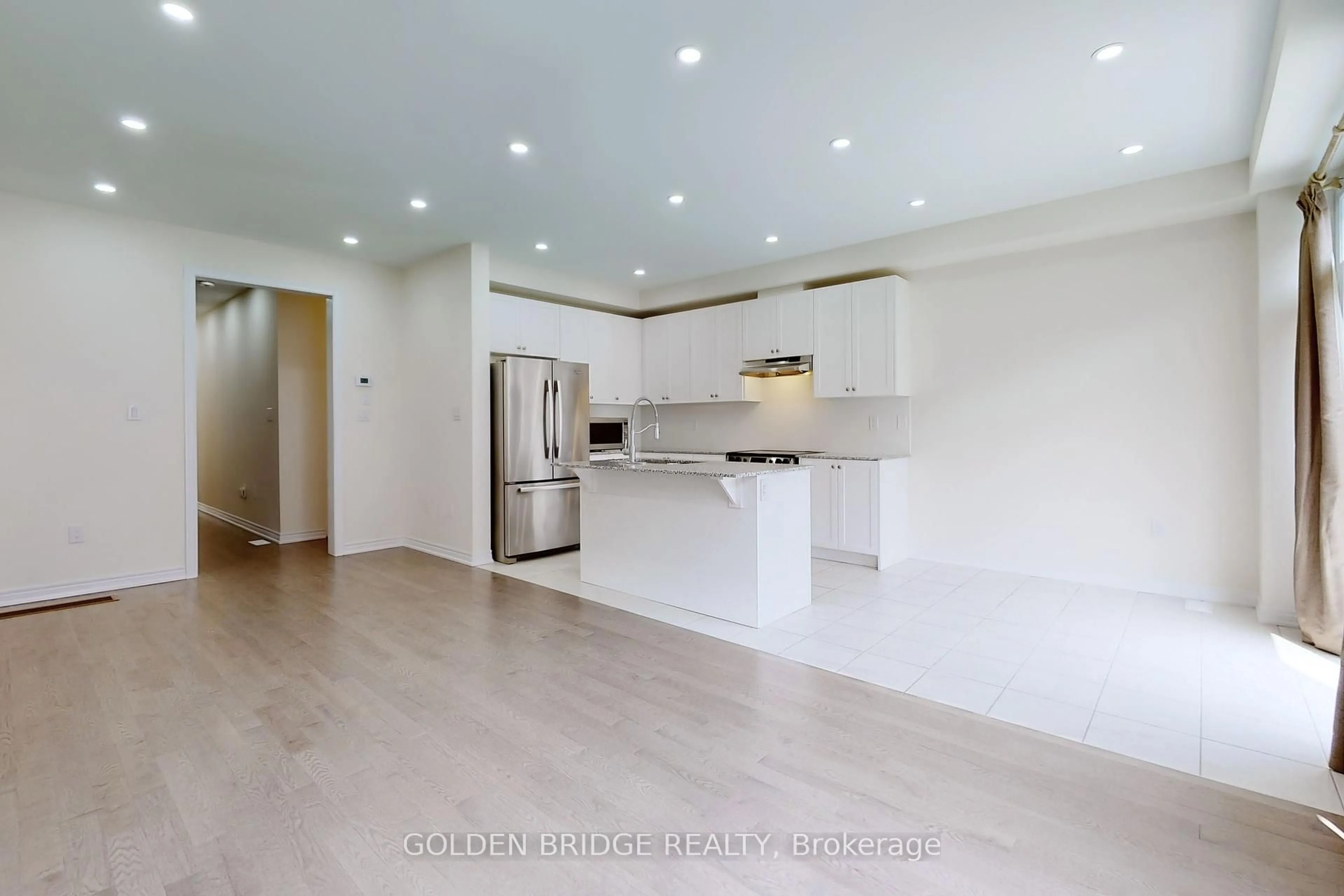 Open concept kitchen, unknown for 11 Boiton St, Richmond Hill Ontario L4S 0J2