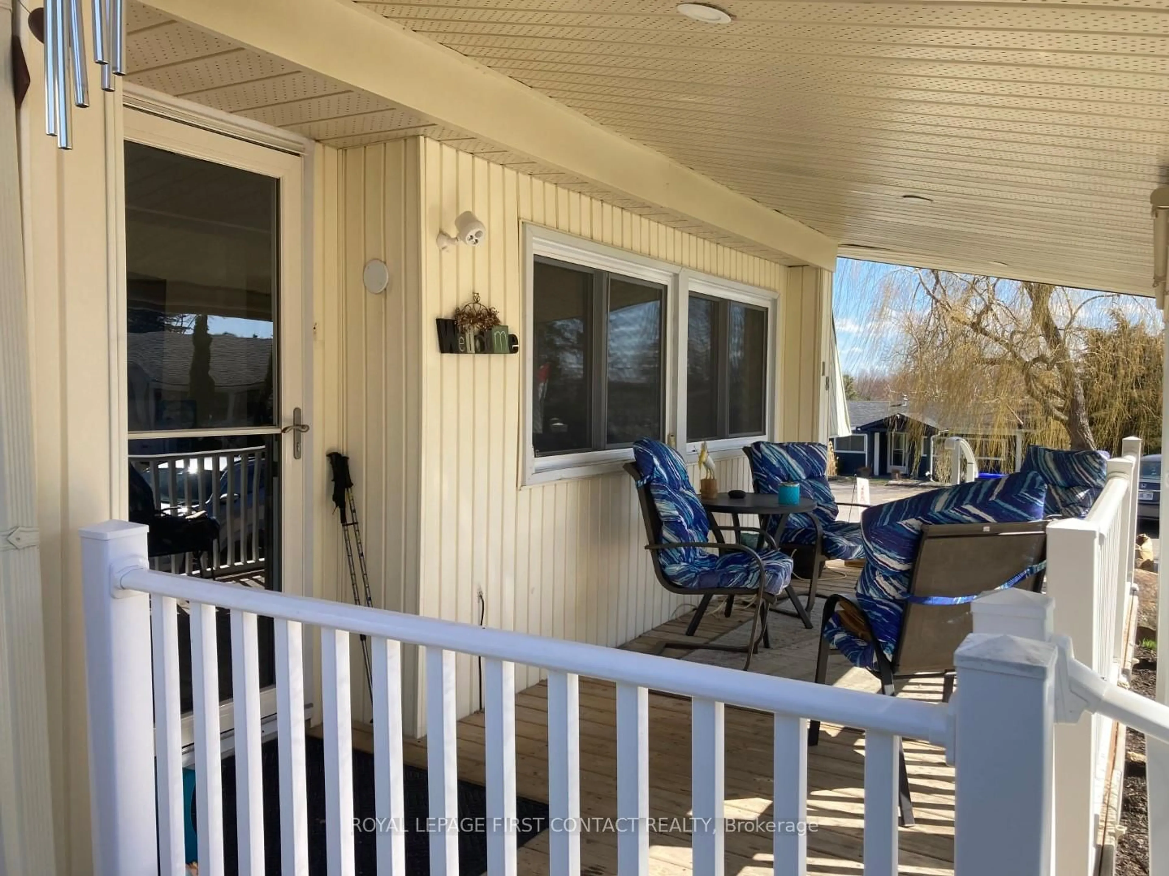 Patio, water/lake/river/ocean view for 18 Hawthorne Dr, Innisfil Ontario L9S 1P7