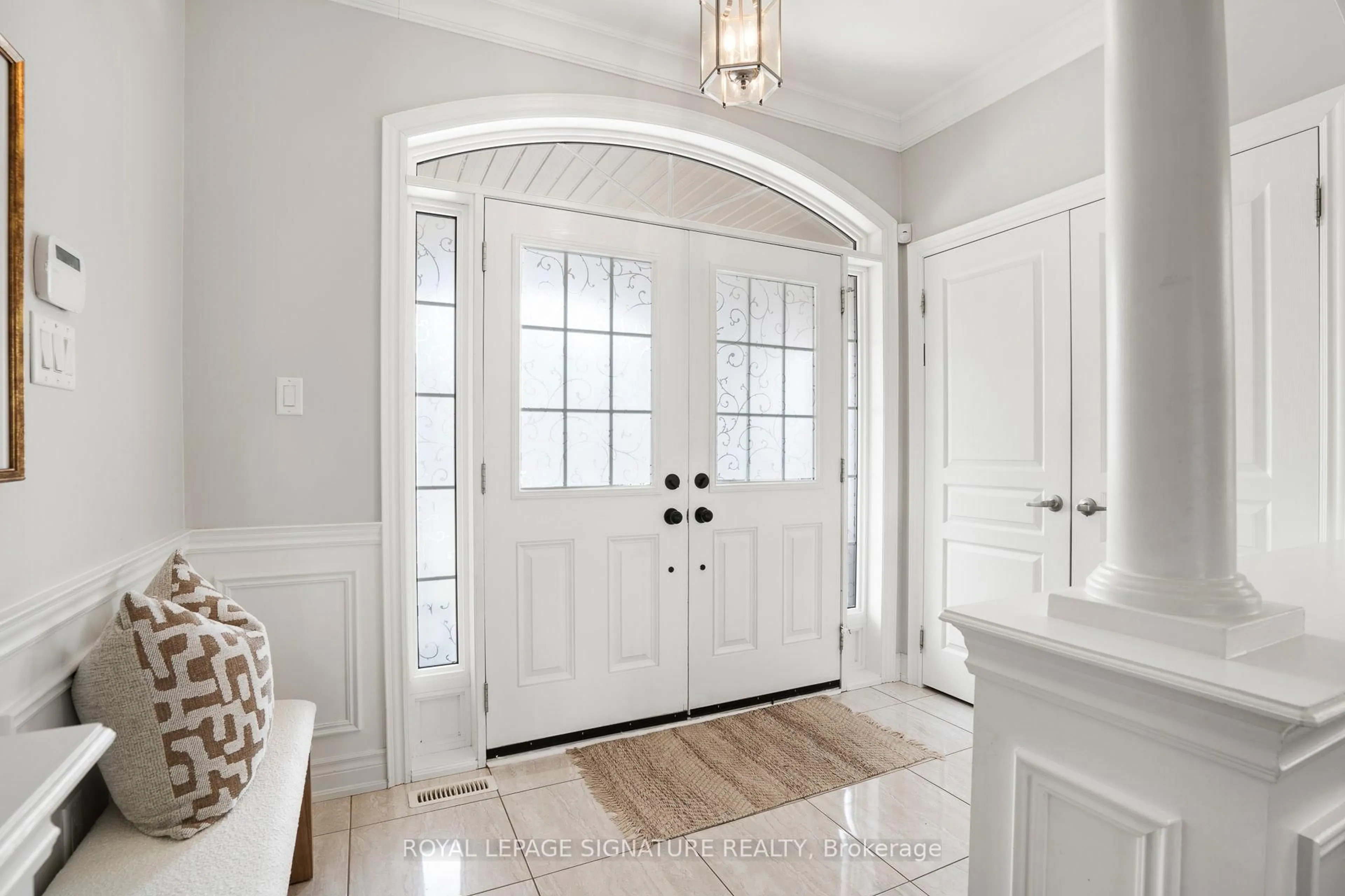 Indoor entryway for 103 Ironside Dr, Vaughan Ontario L4H 4C4