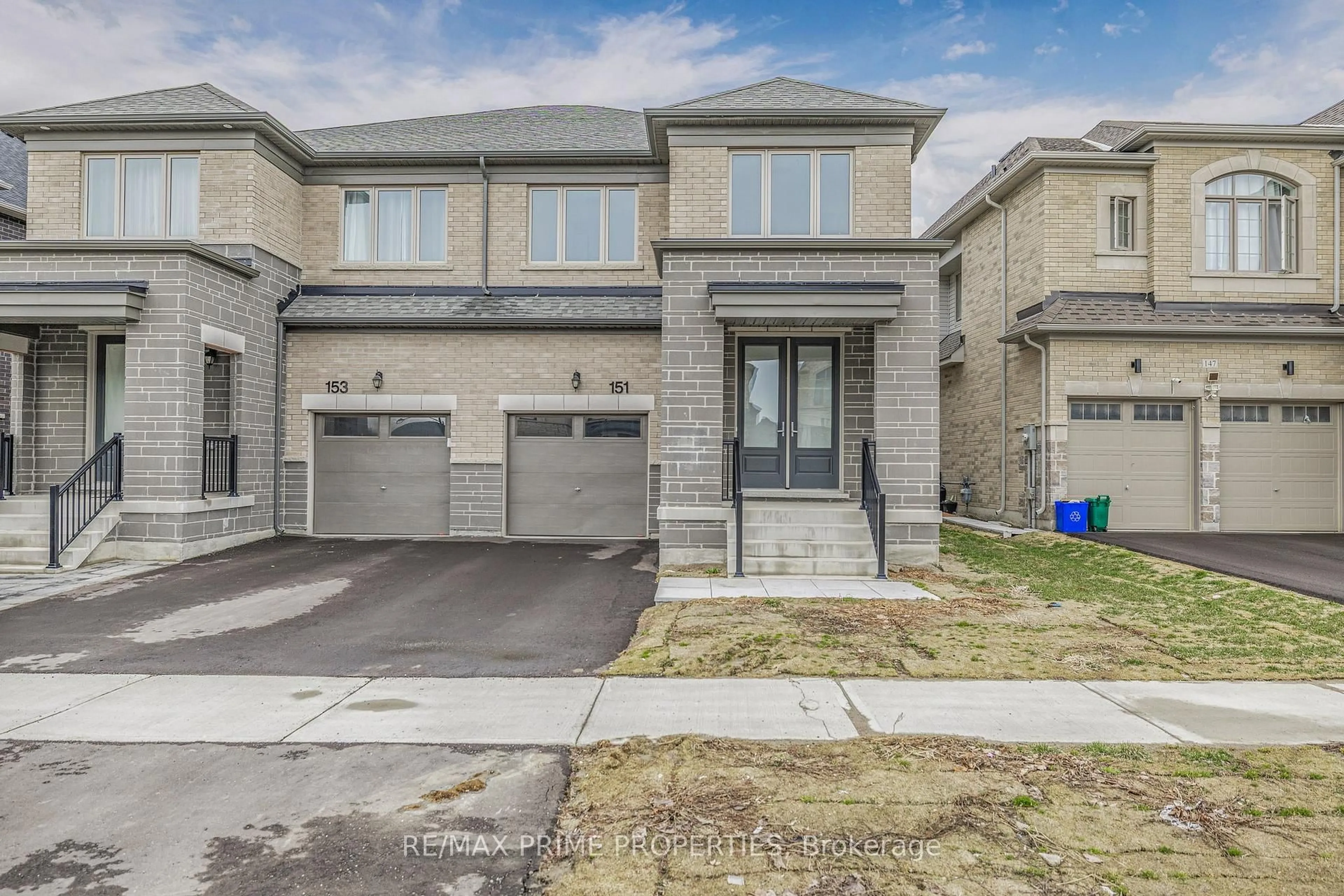 Home with brick exterior material, street for 151 Silk Twist Dr, East Gwillimbury Ontario L9N 0V7