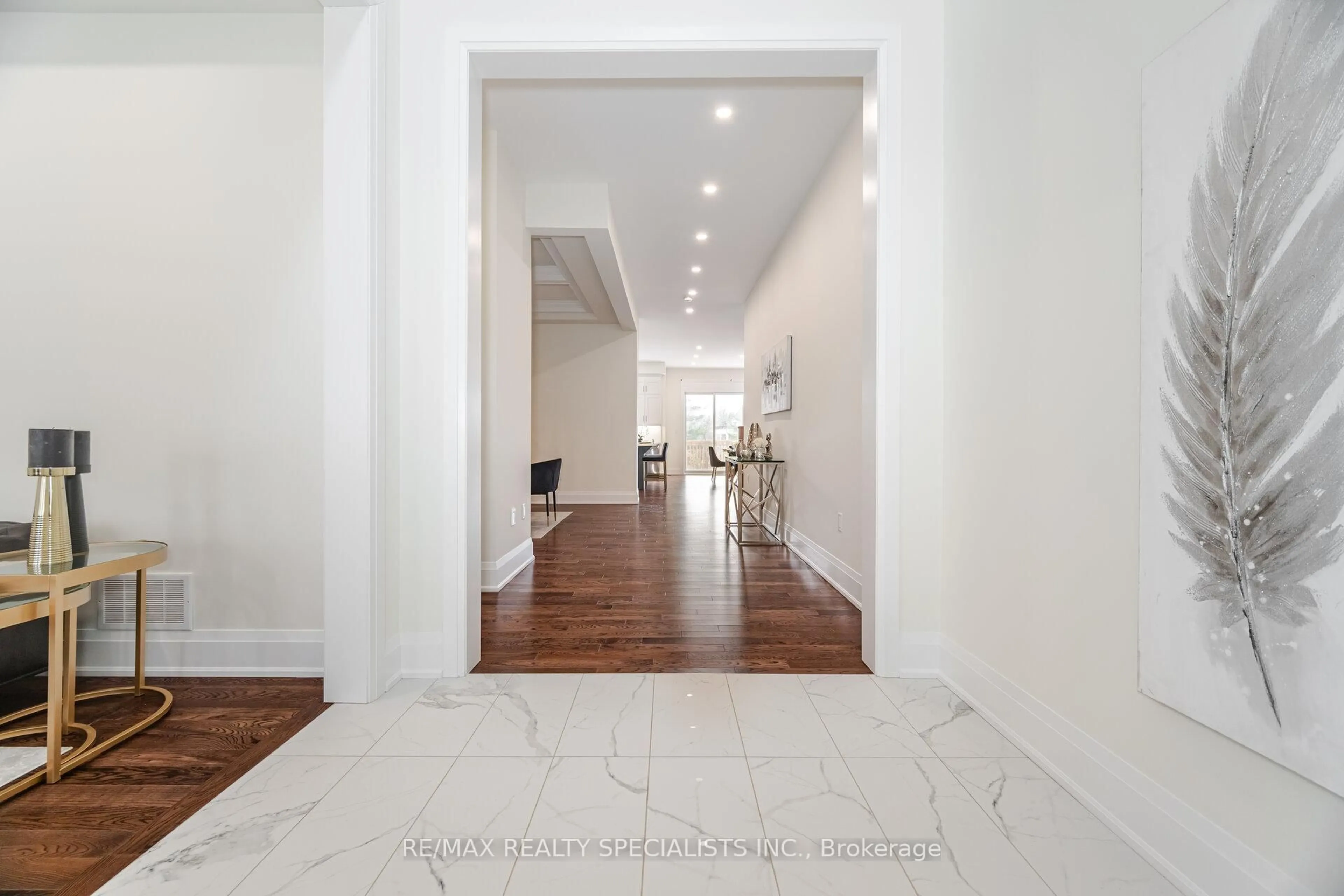 Indoor entryway for 184 First Nations Tr, Vaughan Ontario L4H 4T6