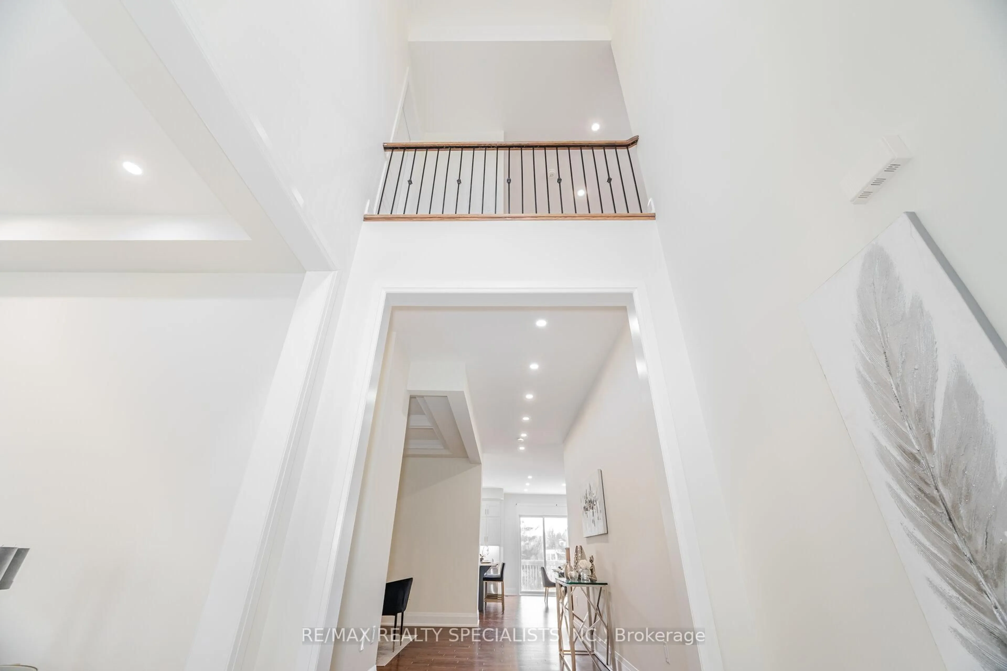 Indoor foyer for 184 First Nations Tr, Vaughan Ontario L4H 4T6