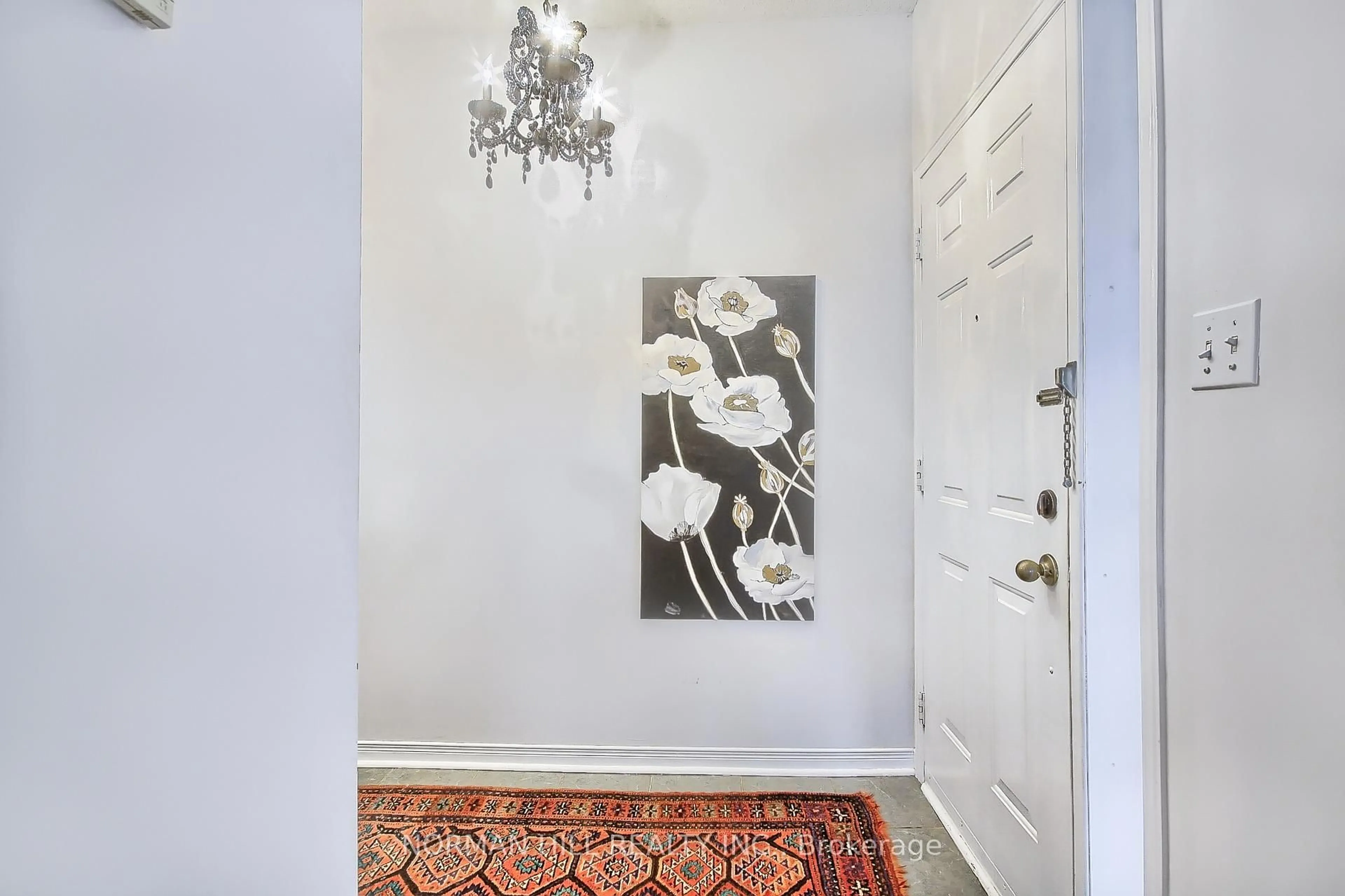 Indoor entryway for 7 Bridlepath St, Richmond Hill Ontario L4S 1V8