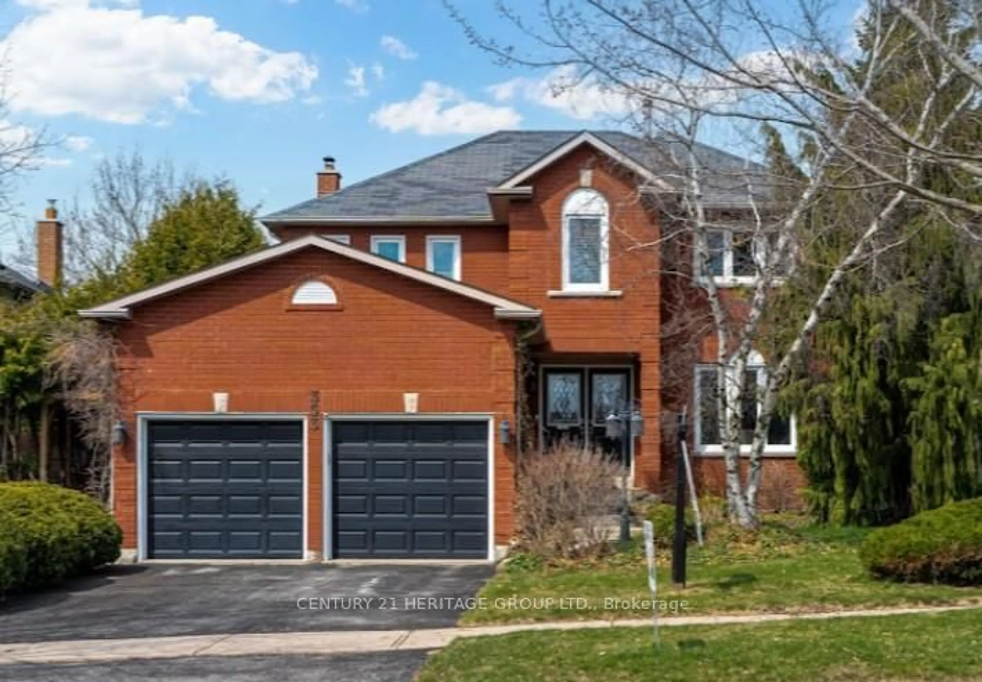 Home with brick exterior material, street for 353 Alex Doner Dr, Newmarket Ontario L3X 1G1