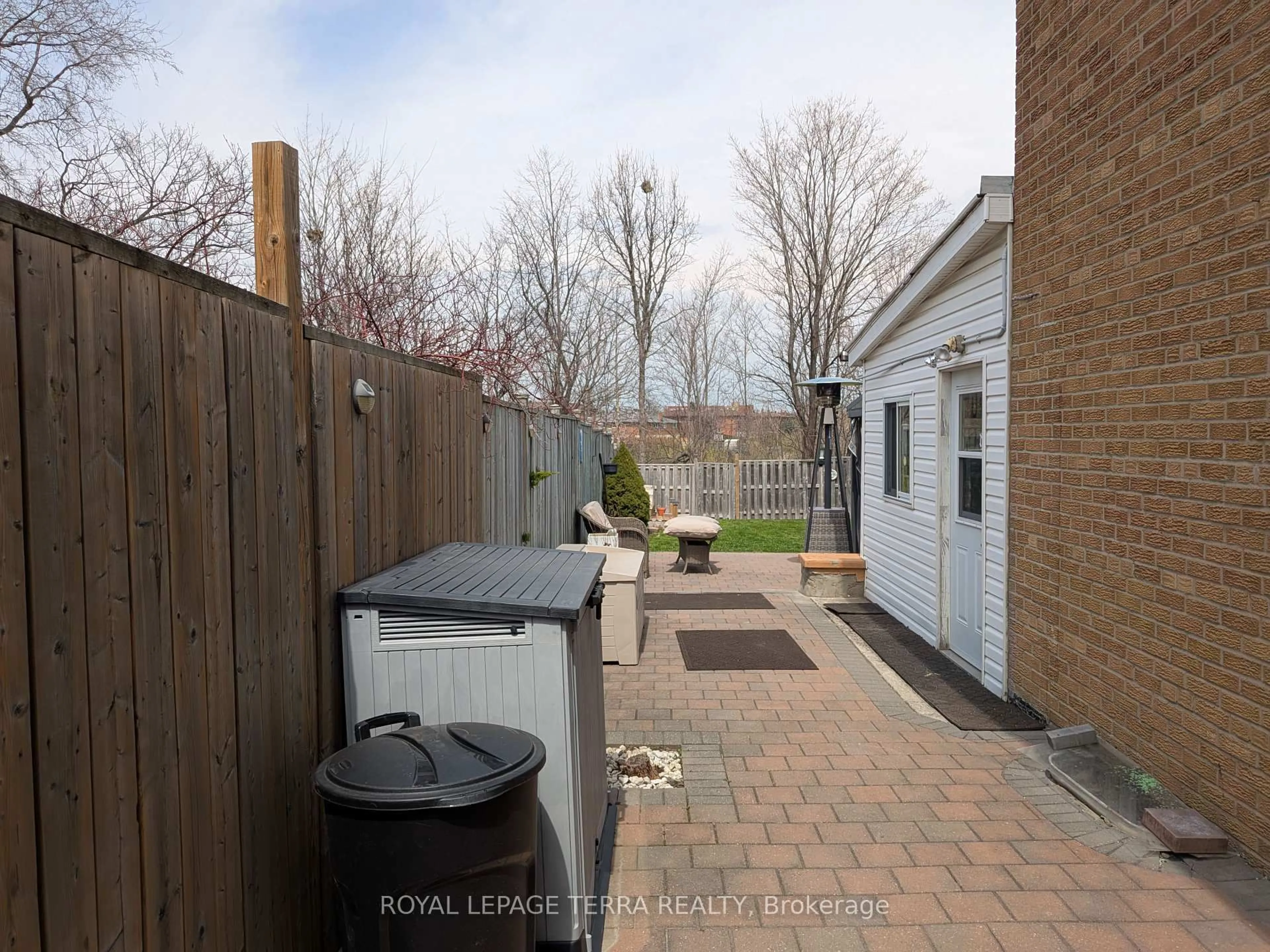 Patio, street for 174 Andrew Park, Vaughan Ontario L4L 1G3
