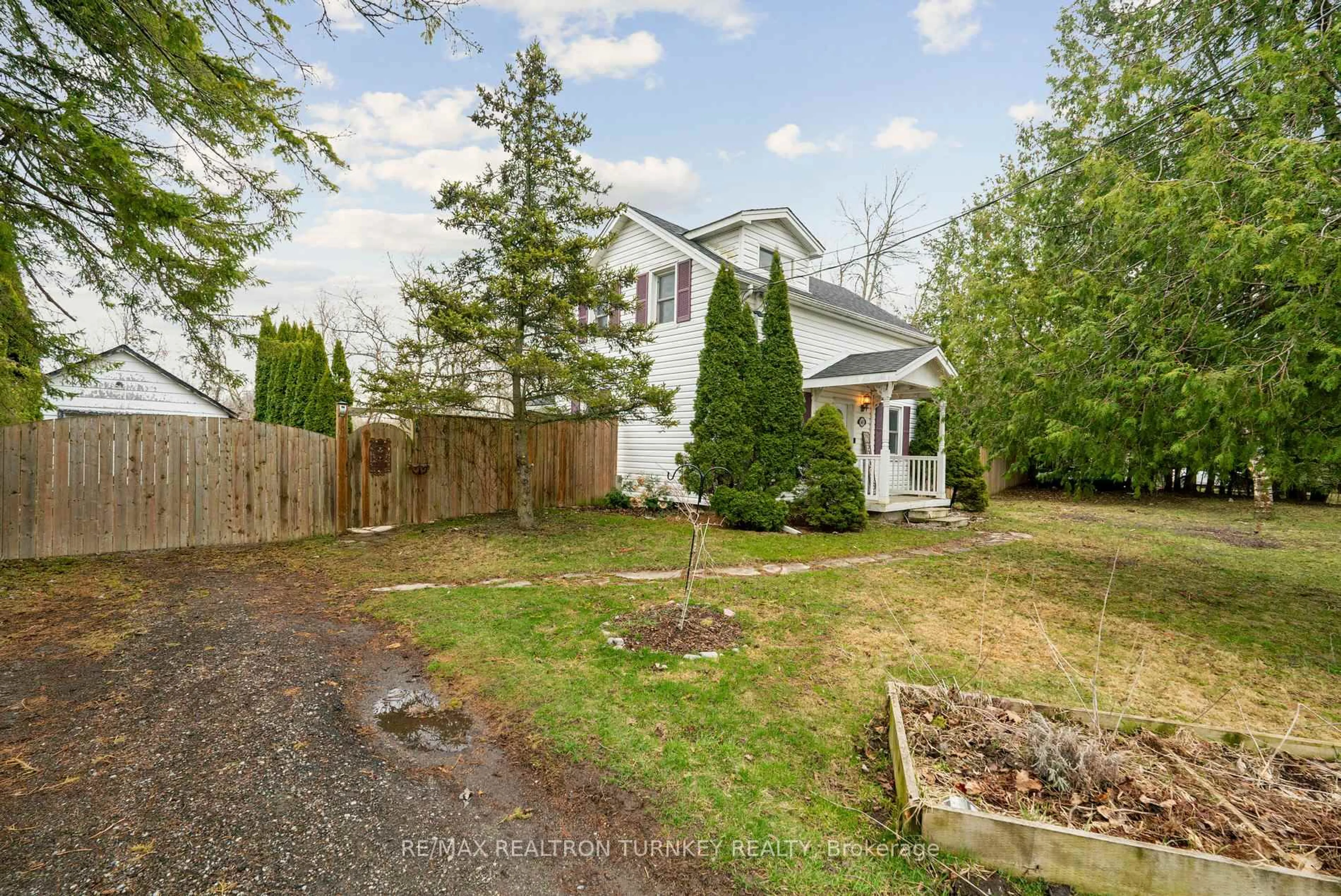 A pic from outside/outdoor area/front of a property/back of a property/a pic from drone, street for 141 Nine Mile Rd, Brock Ontario L0K 1A0
