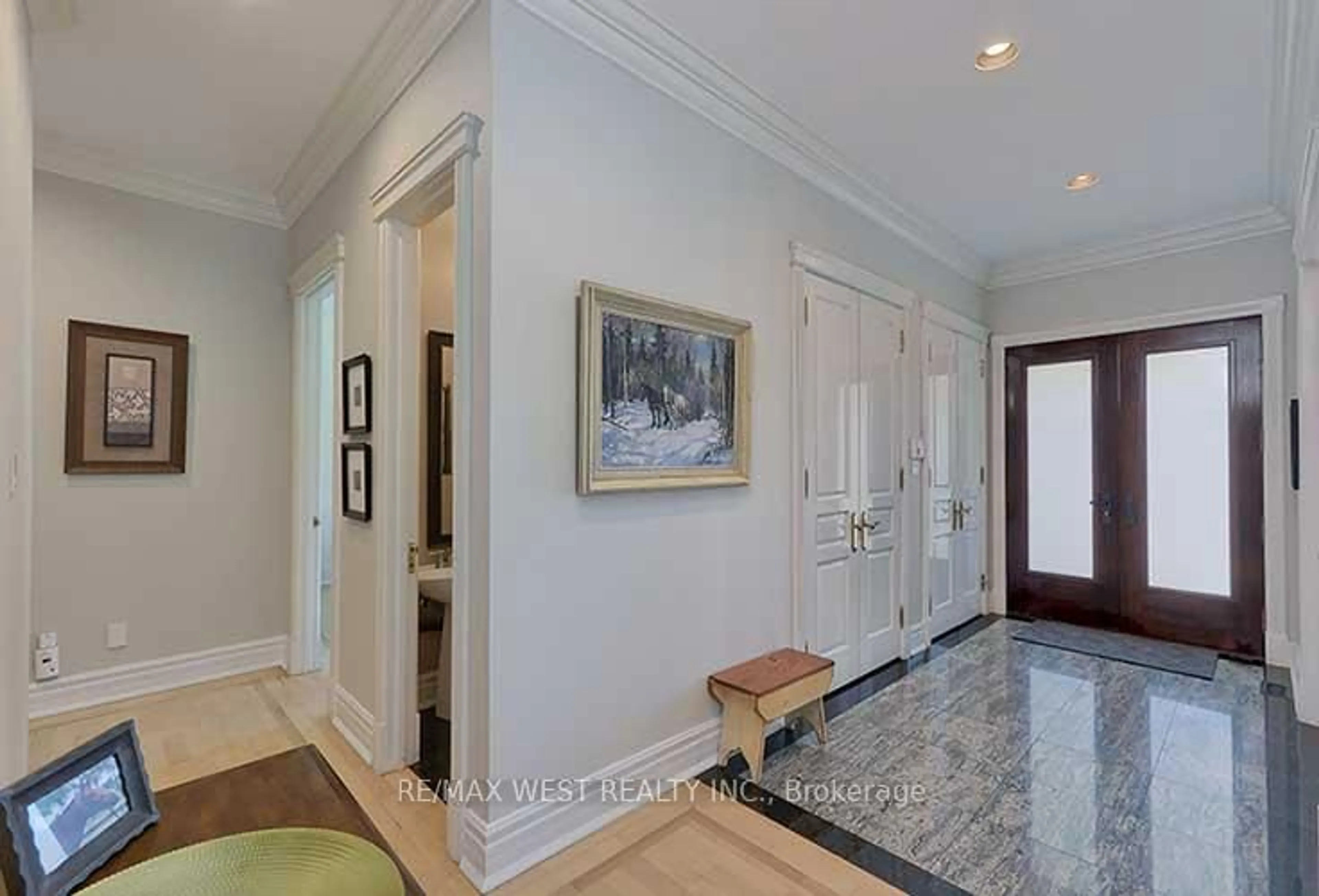 Indoor entryway for 5 Humberview Dr, Vaughan Ontario L4H 1B1