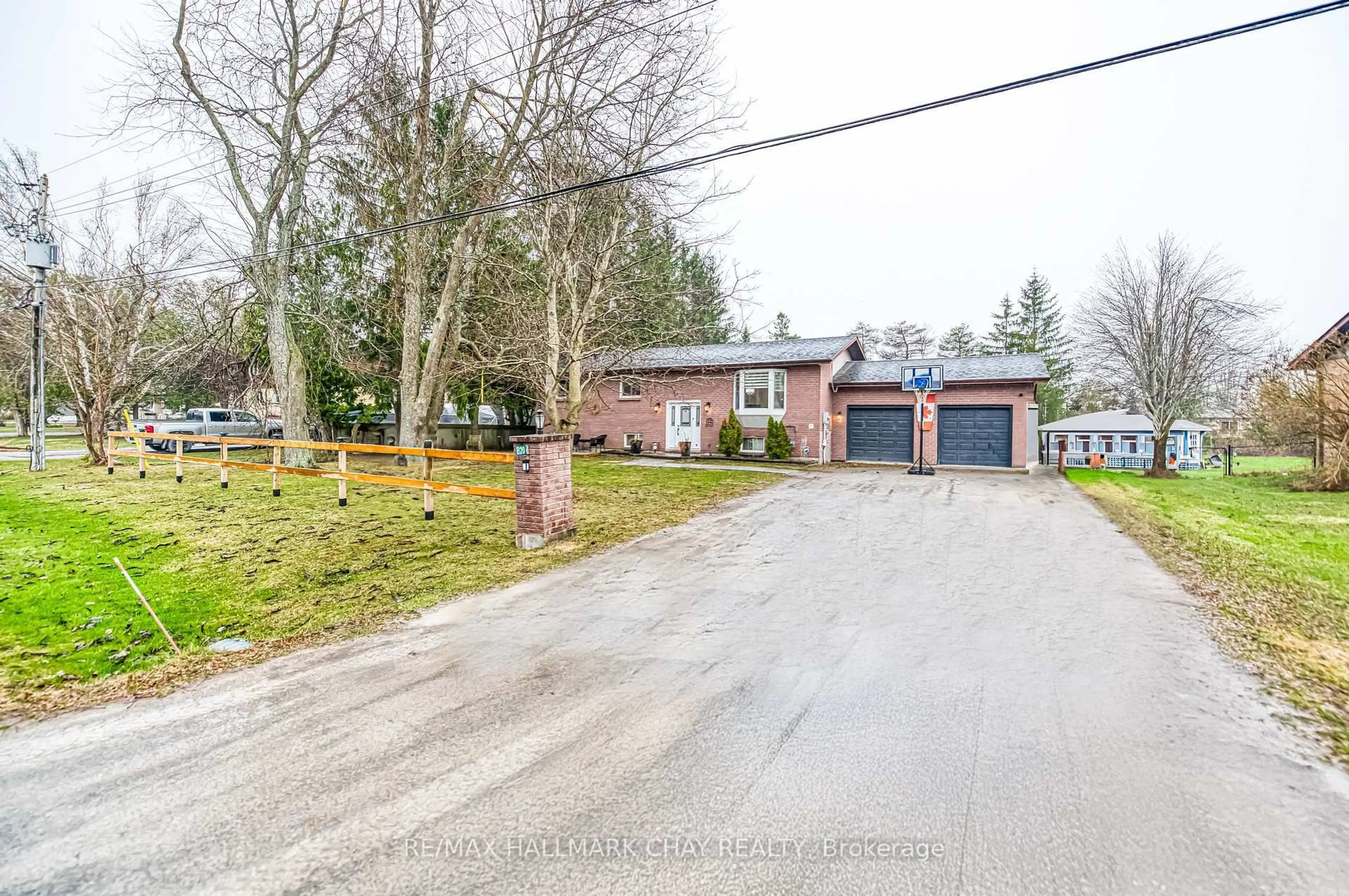 A pic from outside/outdoor area/front of a property/back of a property/a pic from drone, street for 20 Howard Ave, Brock Ontario L0K 1A0