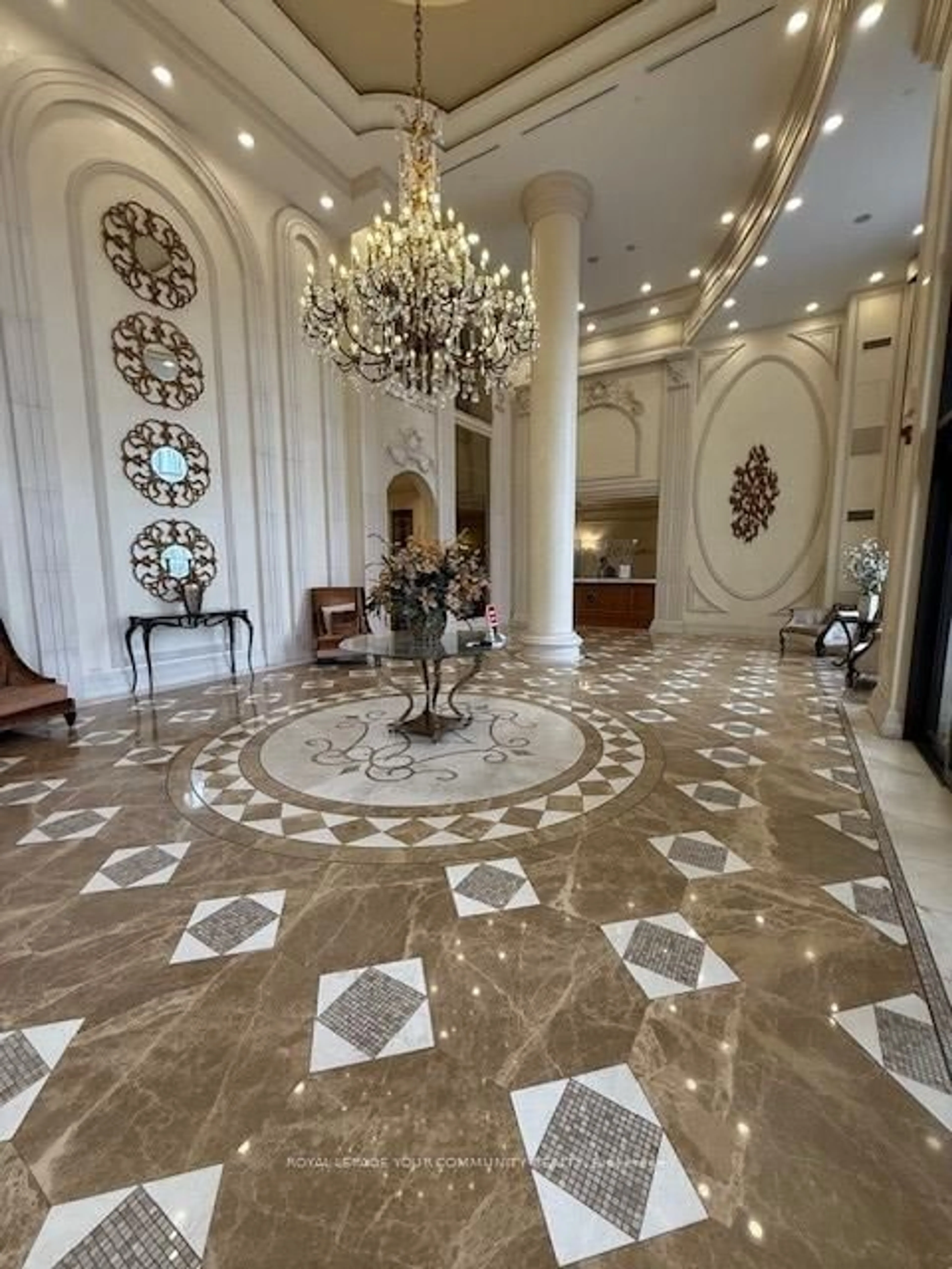 Indoor foyer for 9245 Jane St #1610, Vaughan Ontario L6A 1H7