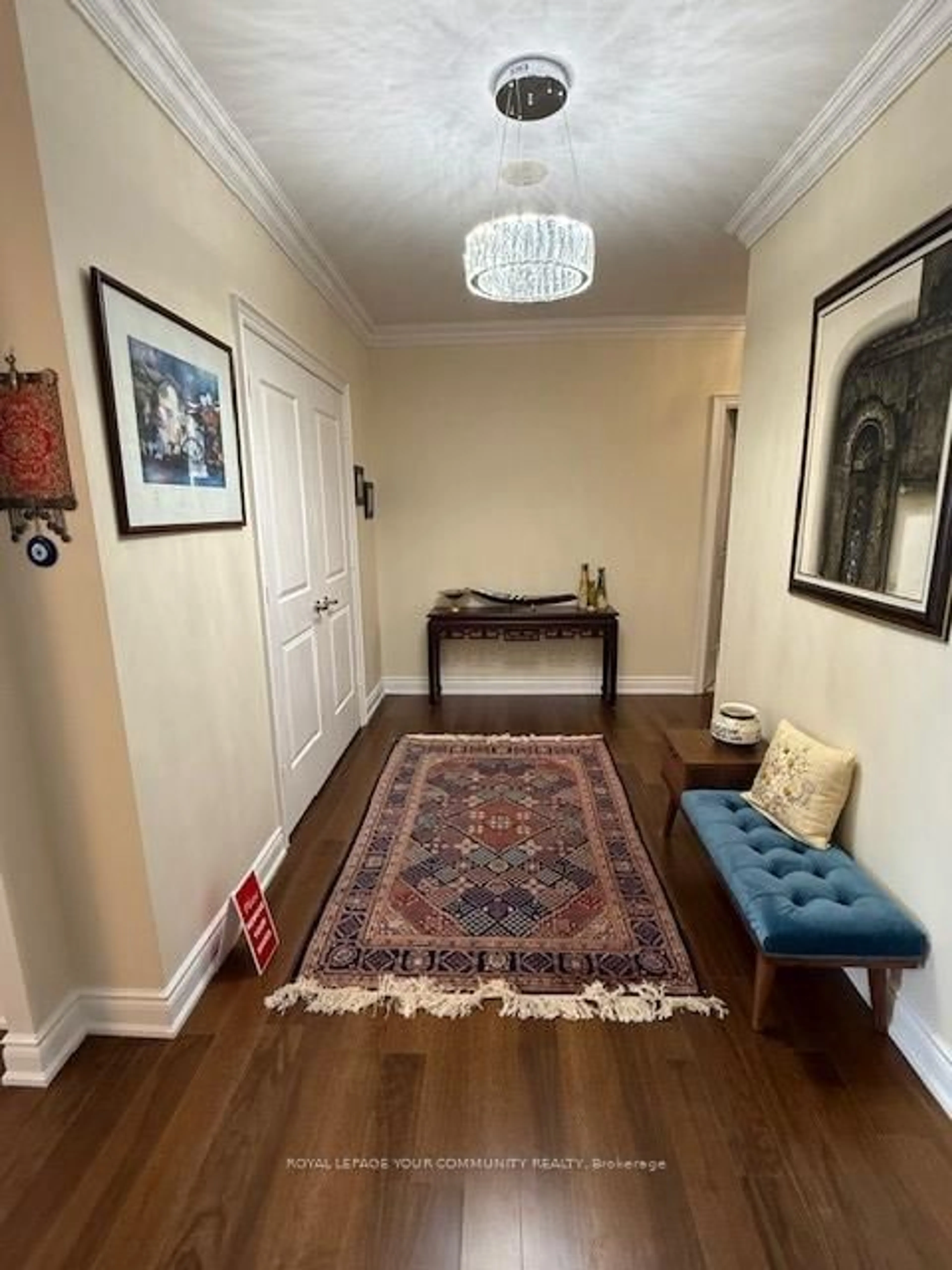 Indoor entryway for 9245 Jane St #1610, Vaughan Ontario L6A 1H7