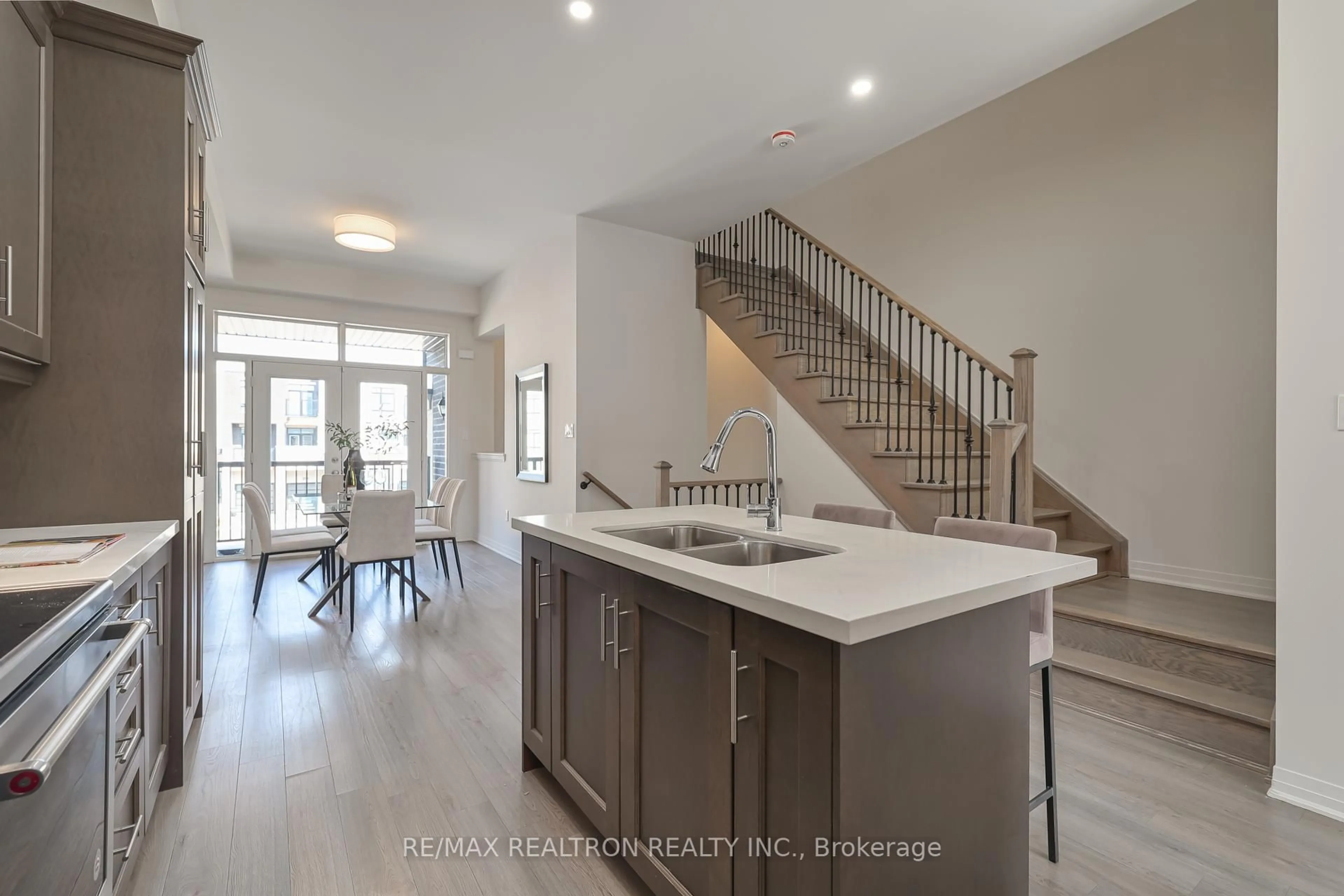 Open concept kitchen, unknown for 252 Thomas Cook Ave, Vaughan Ontario L6A 4Z9