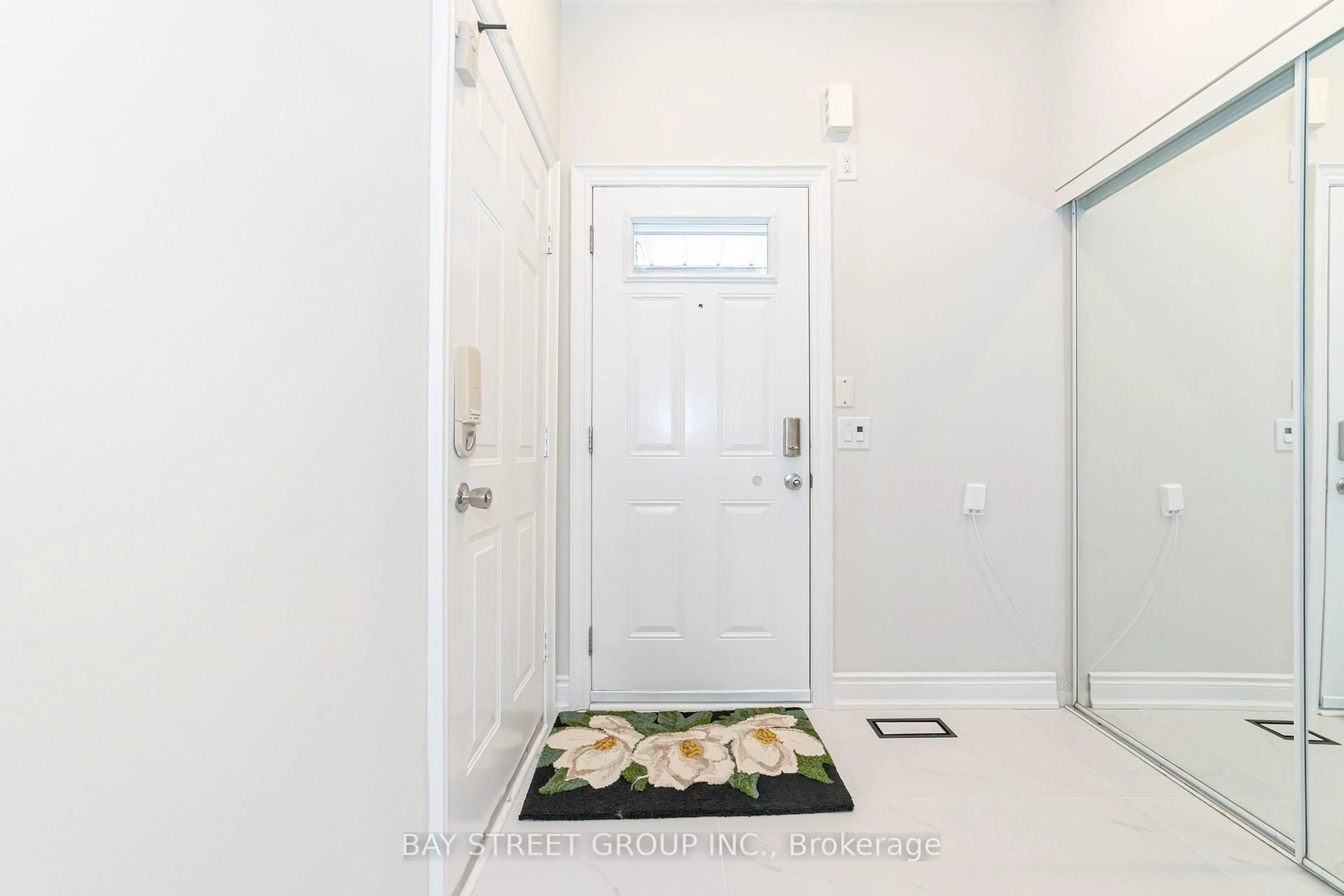 Indoor entryway for 15A Silver Stream Ave, Richmond Hill Ontario L4S 2K9
