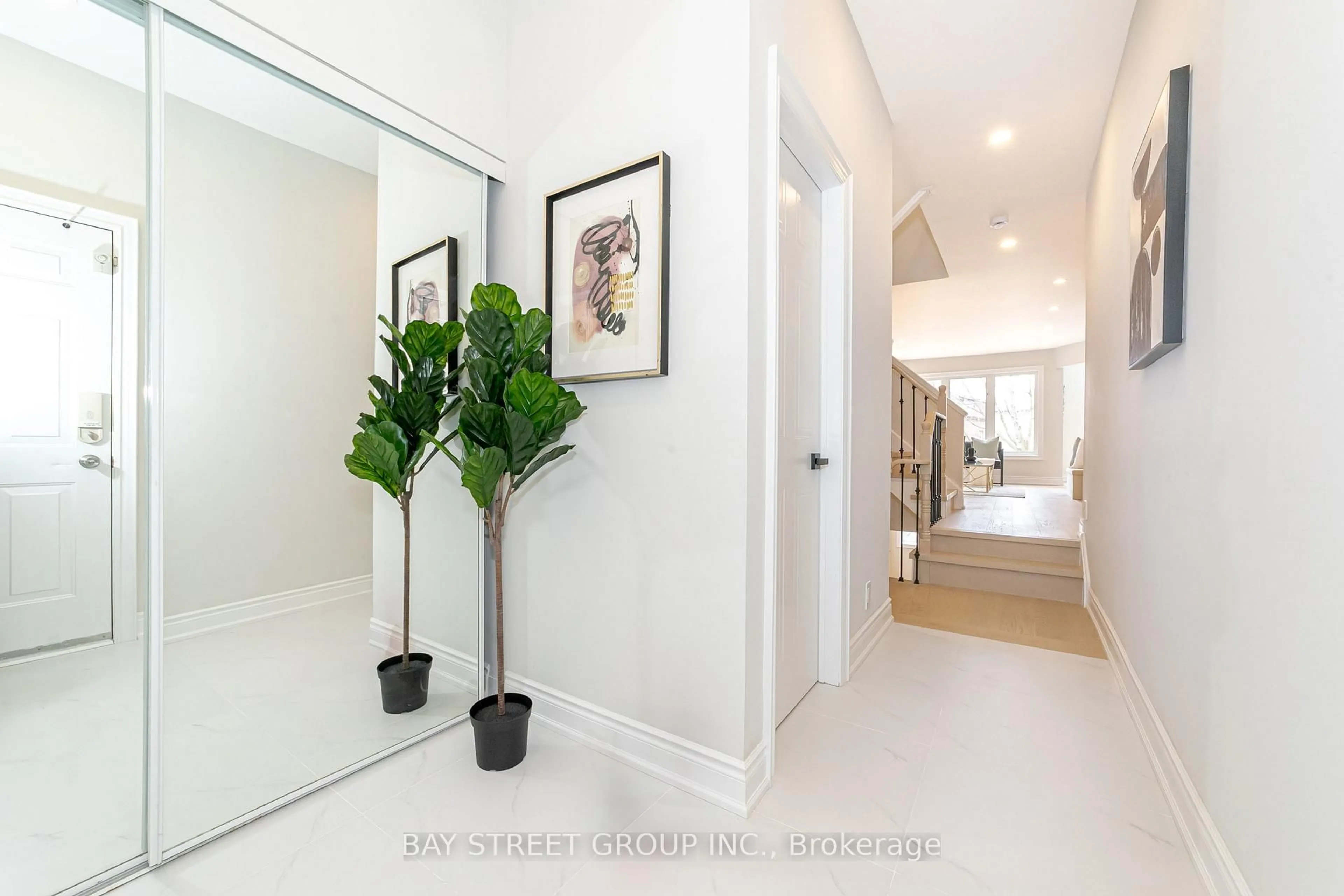 Indoor foyer for 15A Silver Stream Ave, Richmond Hill Ontario L4S 2K9