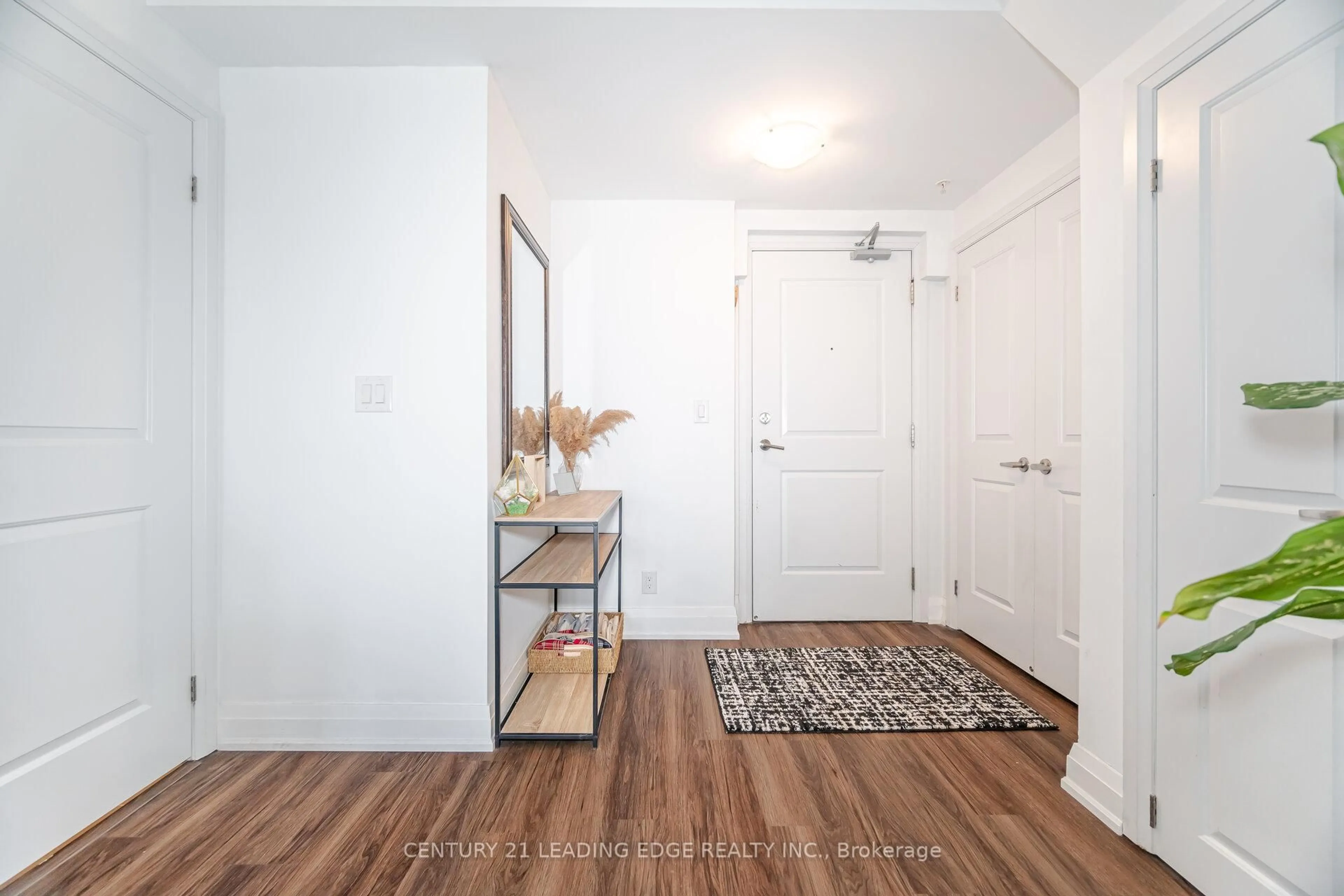 Indoor entryway for 24 Woodstream Blvd #108, Vaughan Ontario L4L 8C4