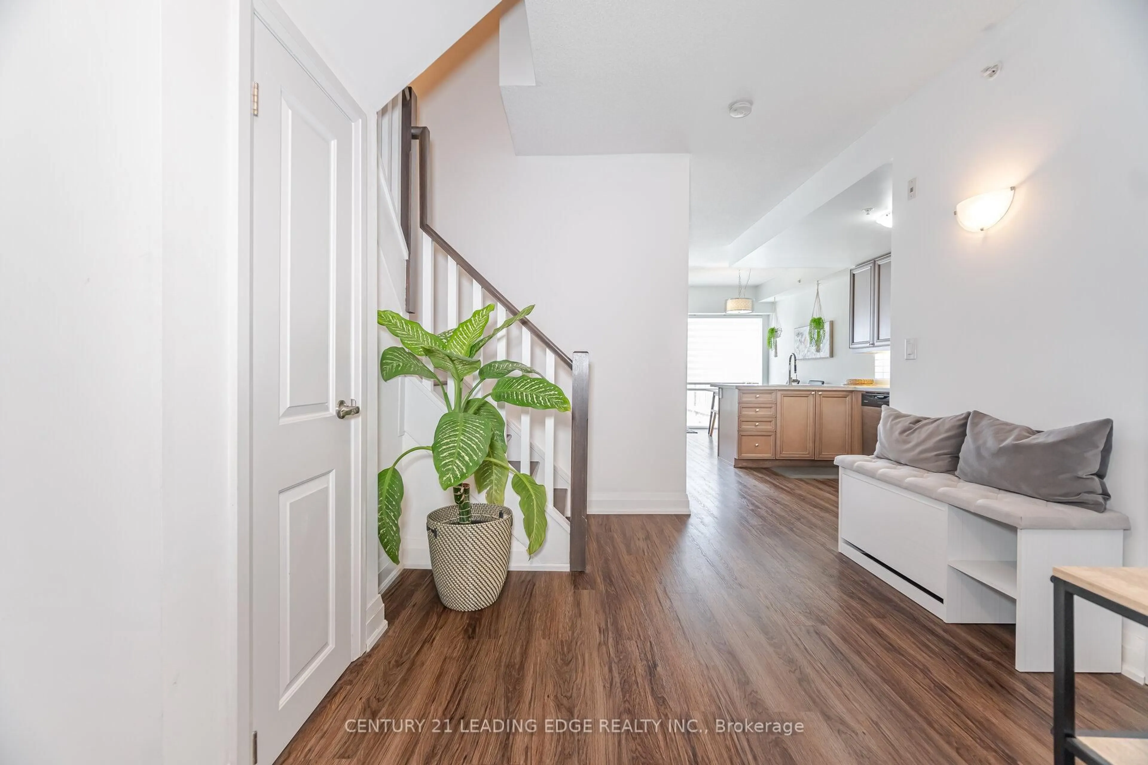 Indoor entryway for 24 Woodstream Blvd #108, Vaughan Ontario L4L 8C4
