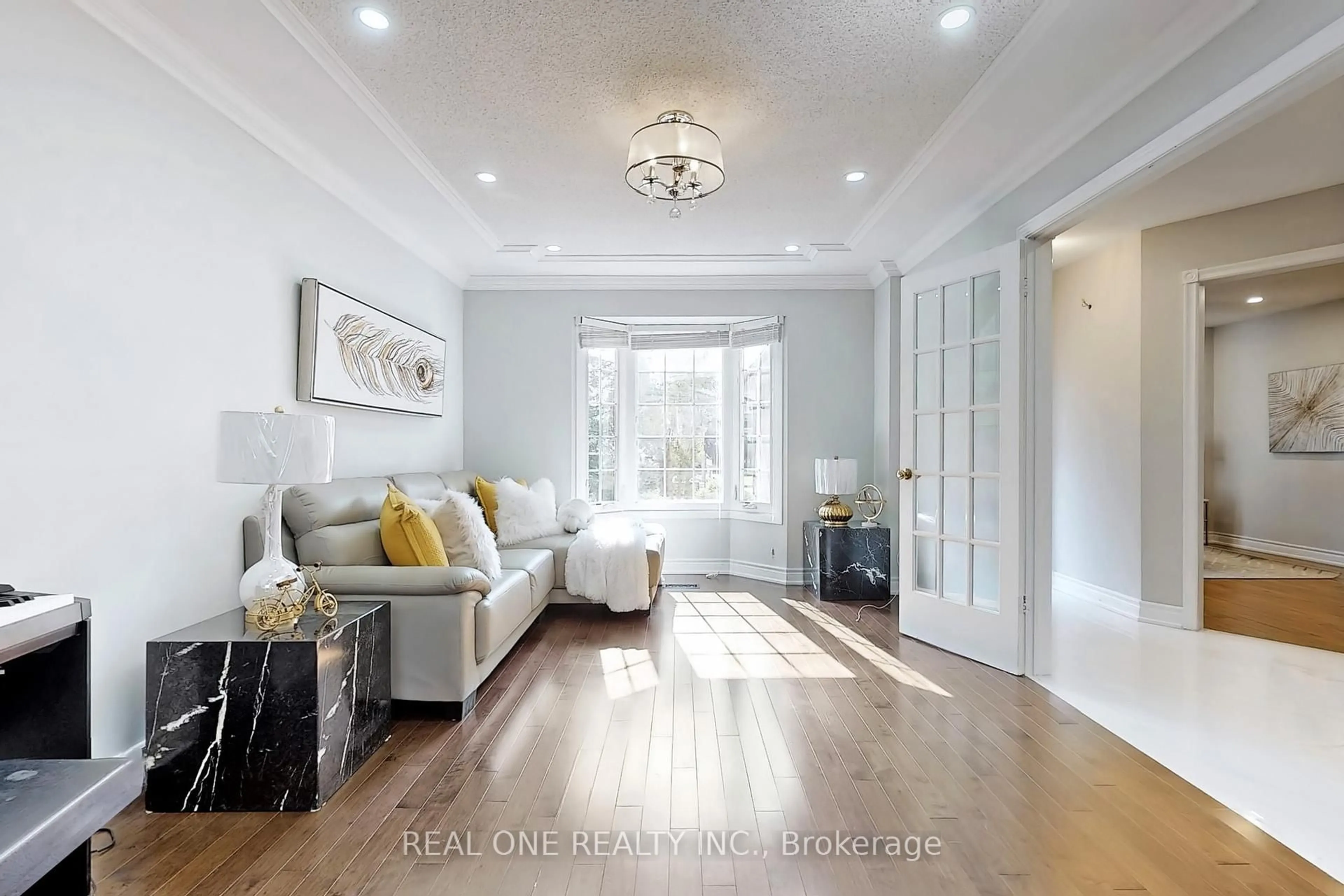 Unknown for 32 Adrian Cres, Markham Ontario L3P 7A1