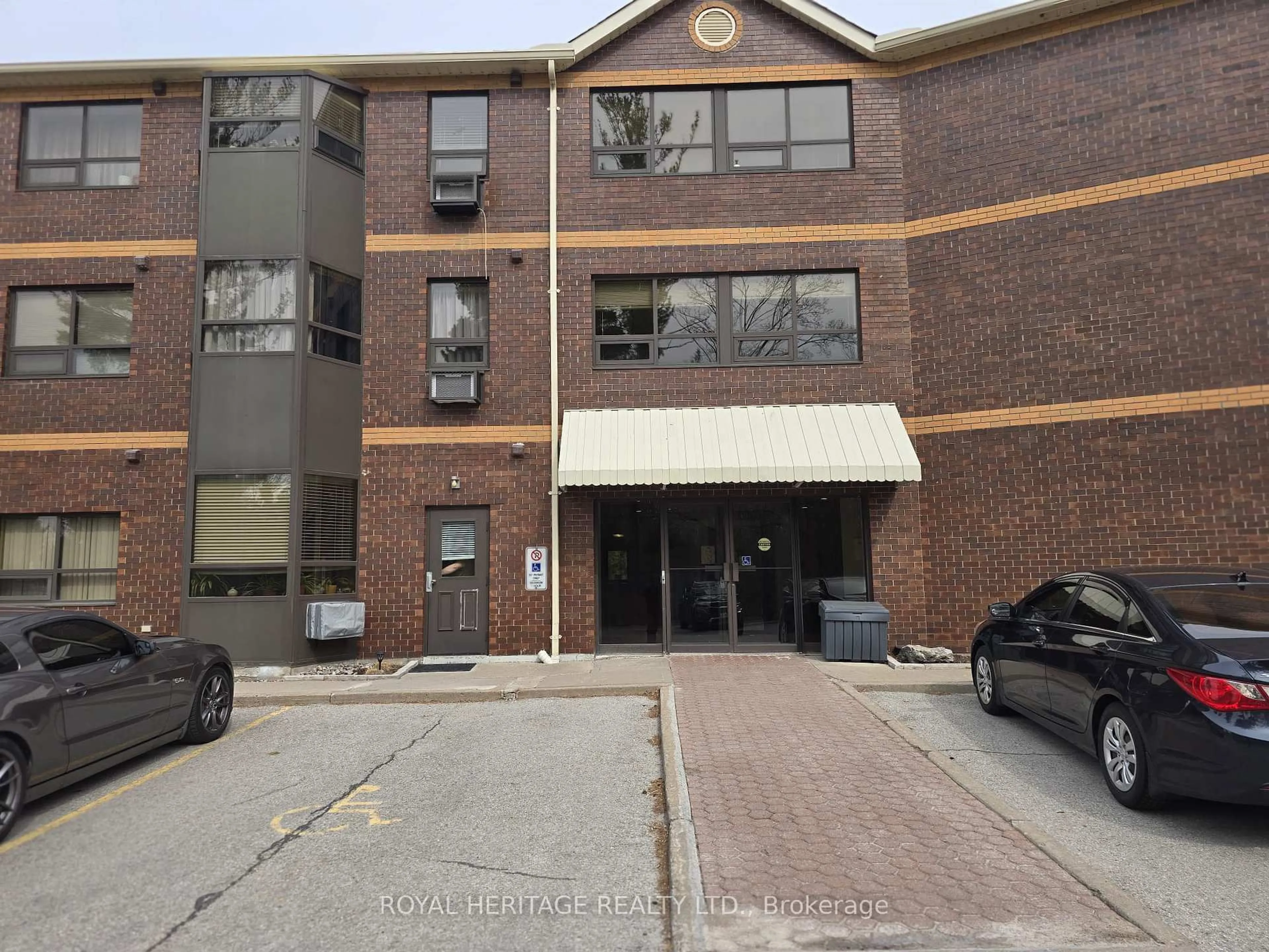 Unknown for 166 Olive St #303, East Gwillimbury Ontario L9N 1M9