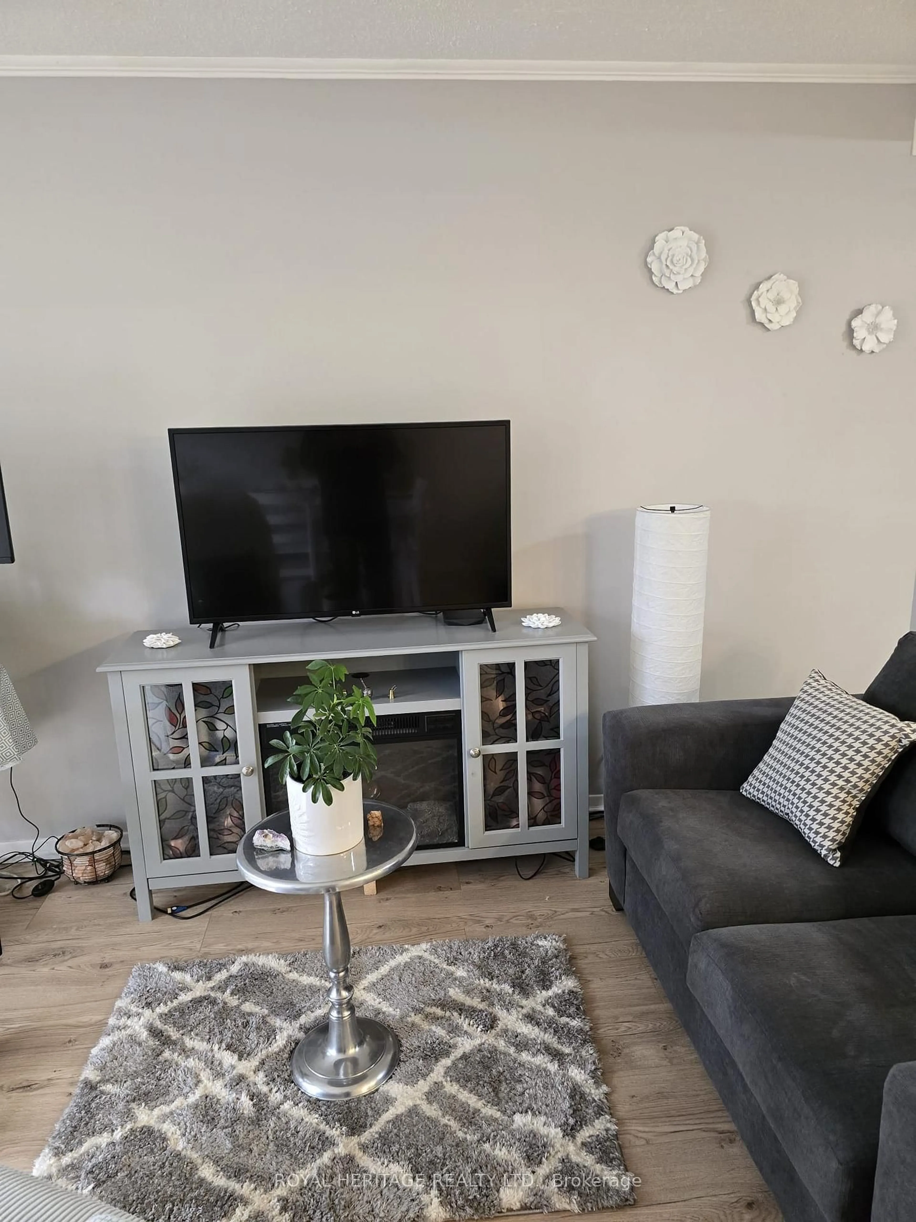 Living room with furniture, unknown for 166 Olive St #303, East Gwillimbury Ontario L9N 1M9